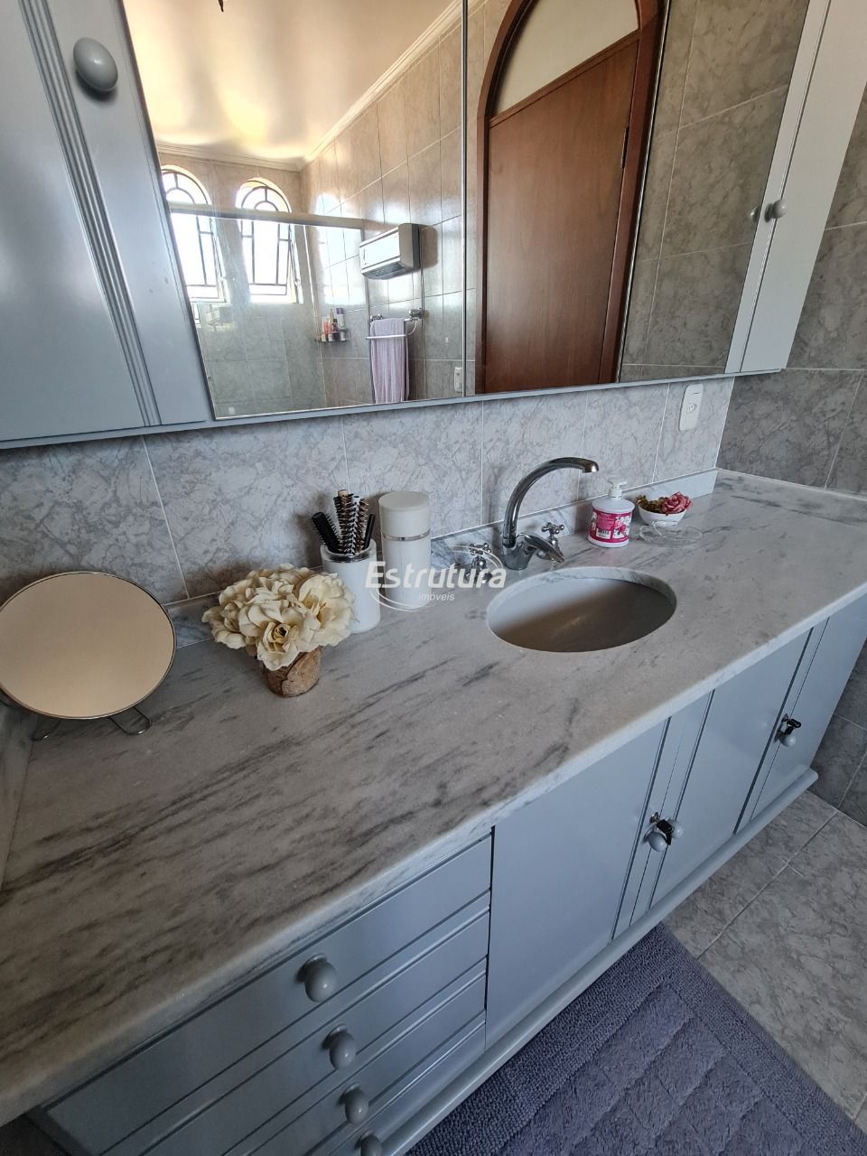 Apartamento de 3 dormitórios no Bairro Dores
