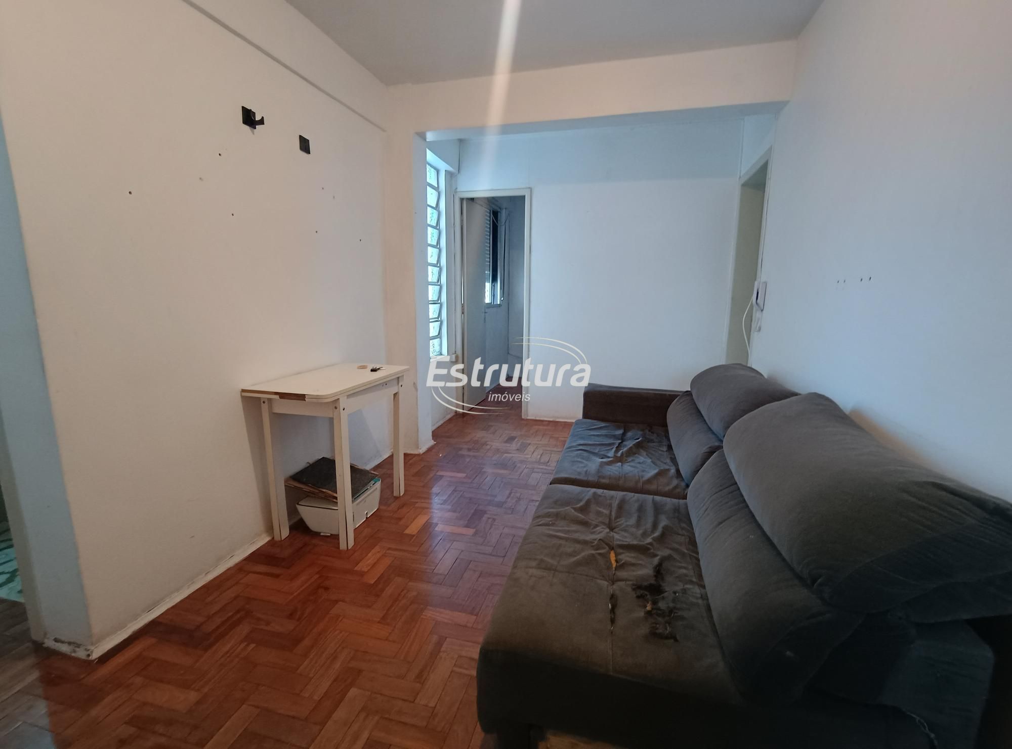 Apartamento com dois dormitórios, sala, cozinha e Banheiro no centro de Santa Ma