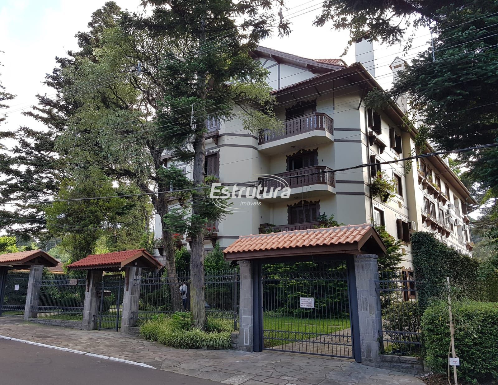 Apartamento à venda  no Planalto - Gramado, RS. Imóveis