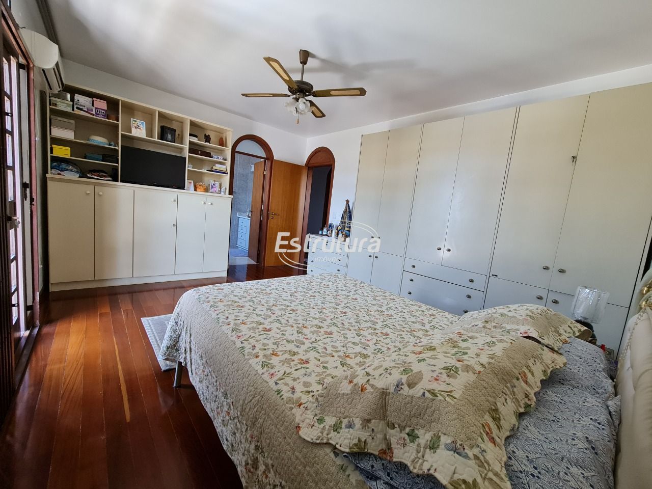 Apartamento de 3 dormitórios no Bairro Dores