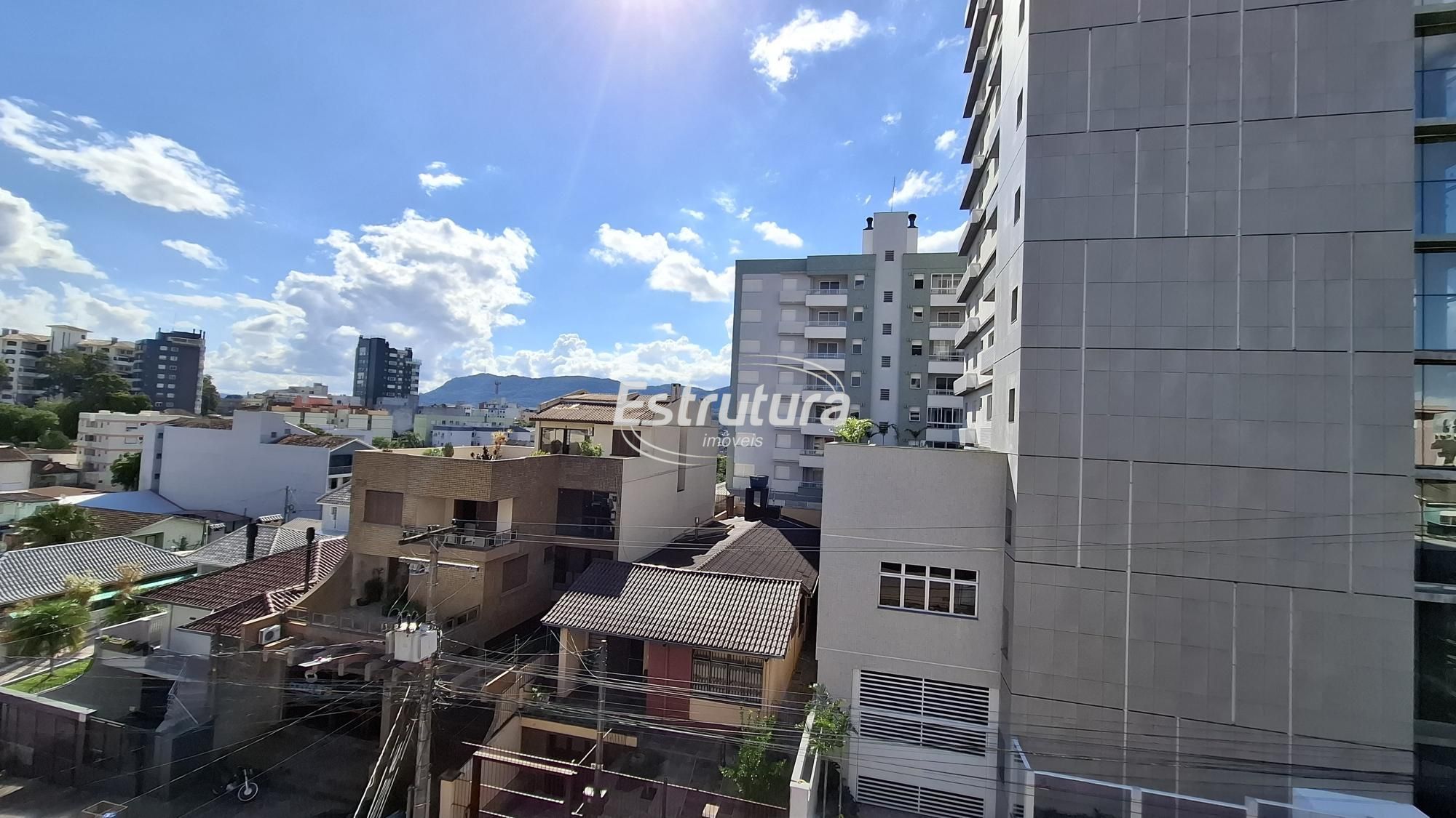 Apartamento 2 Dormitórios com Churrasqueira e Garagem em Santa Maria/RS
