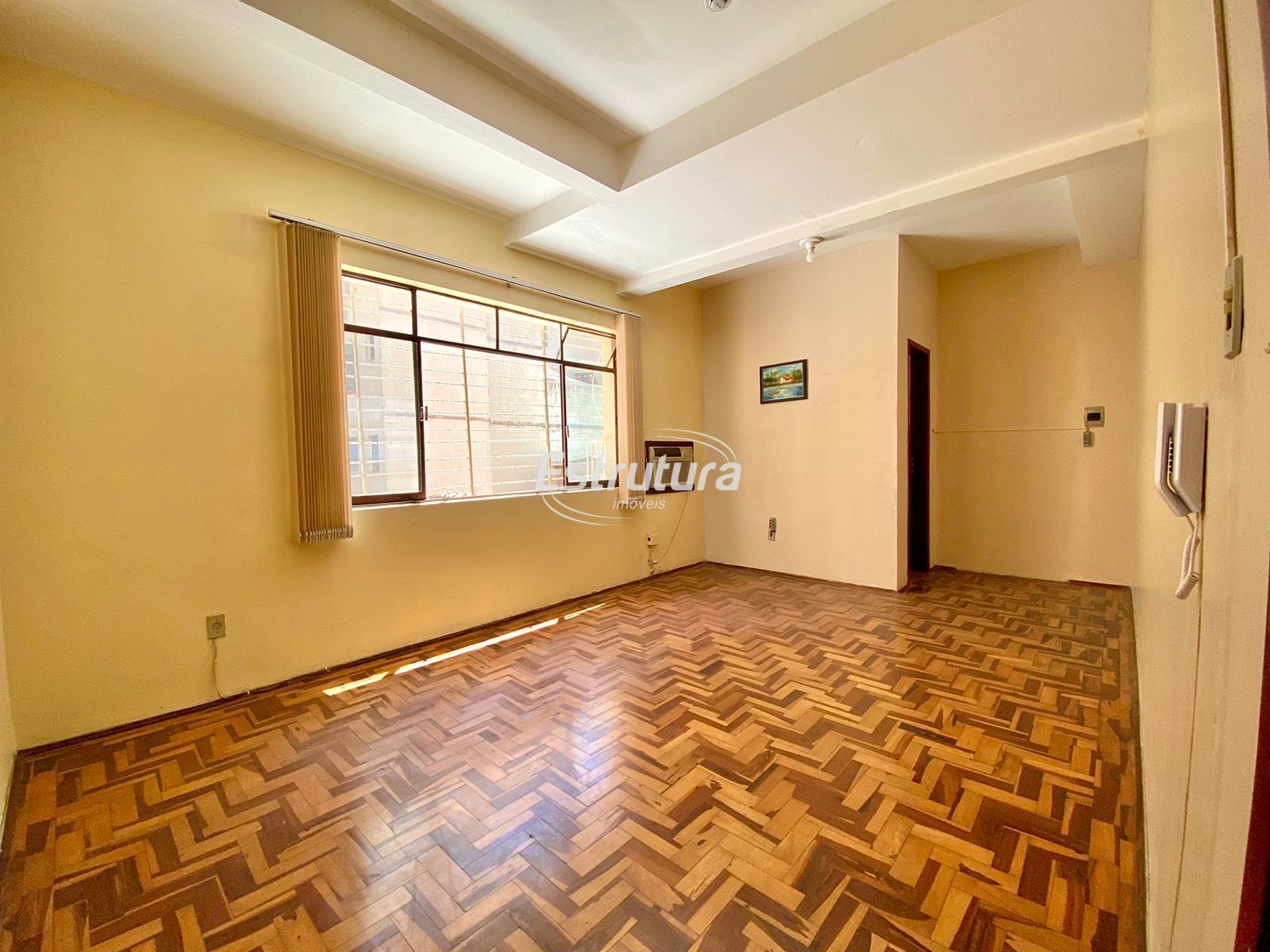 Sala comercial  venda  no Centro - Santa Maria, RS. Imveis