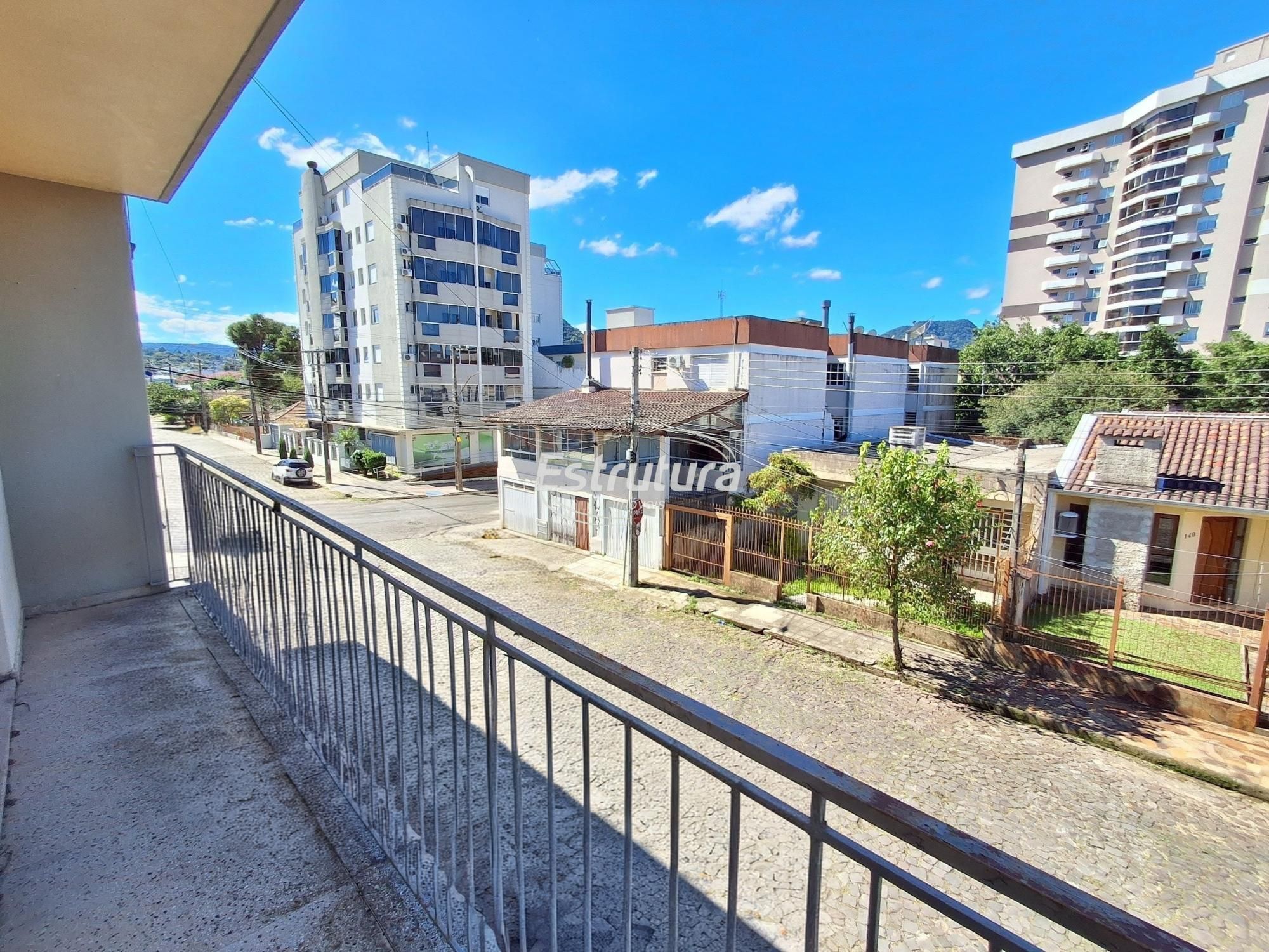 Apartamento de 2 dormitórios próximo ao Clube Dores