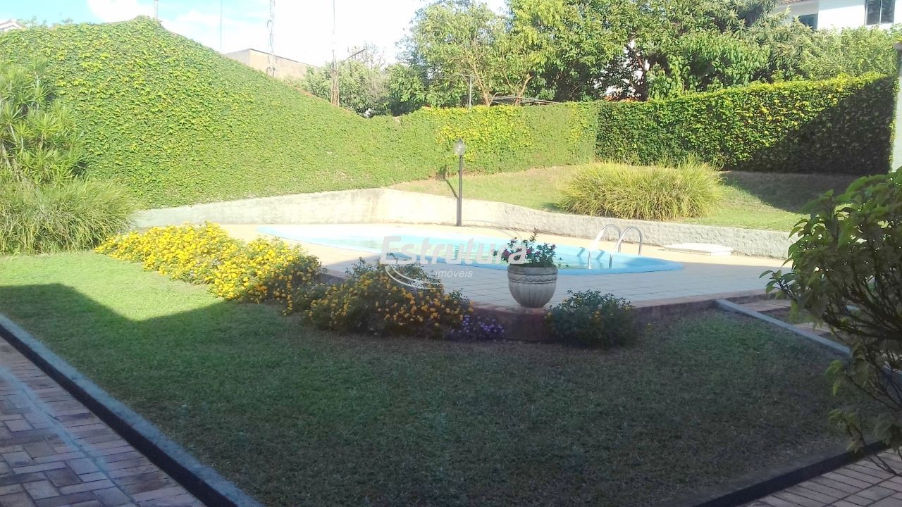 Casa de 3 dormitórios no centro de são sepé
