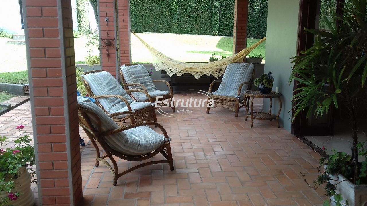 Casa de 3 dormitórios no centro de são sepé