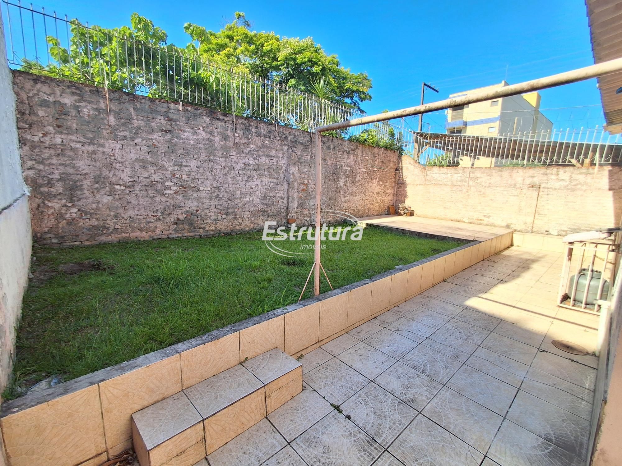 Casa de 3 dormitórios com terreno amplo na Major Duarte - foto 14