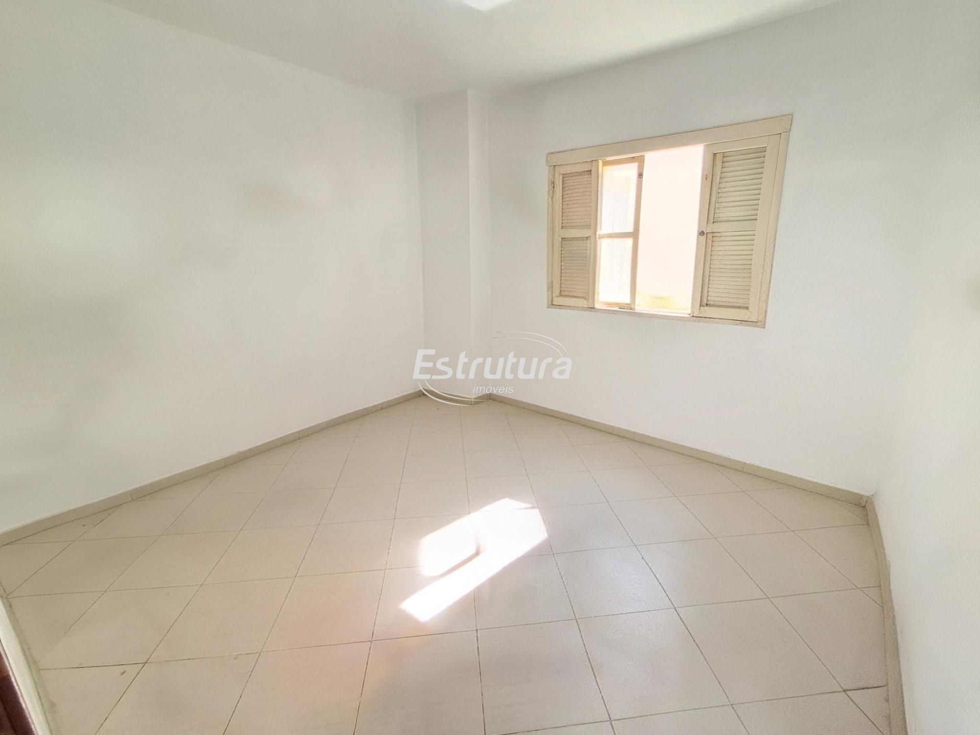 Casa de 3 dormitórios com terreno amplo na Major Duarte - foto 2