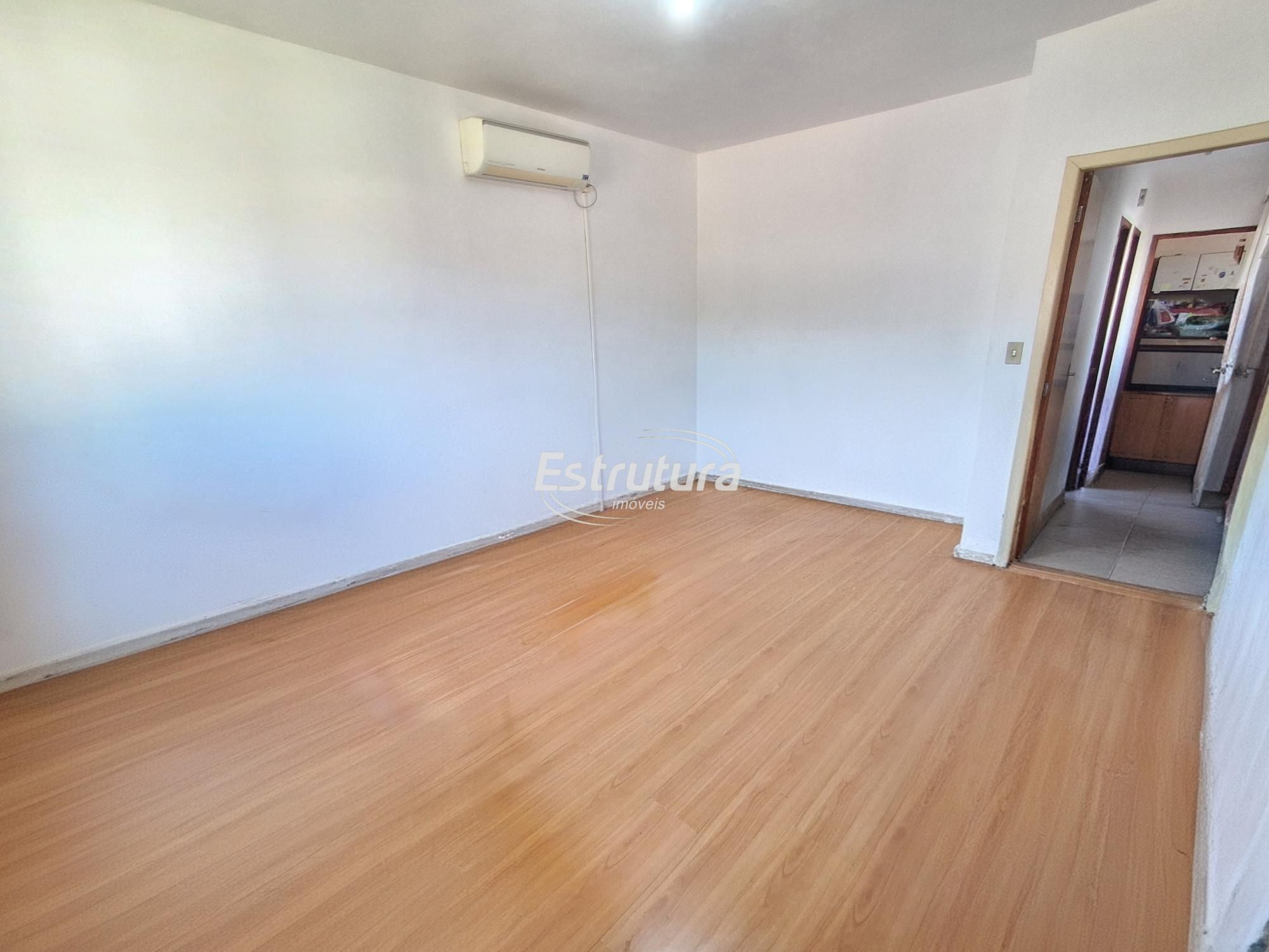 Casa de 3 dormitórios com terreno amplo na Major Duarte - foto 1