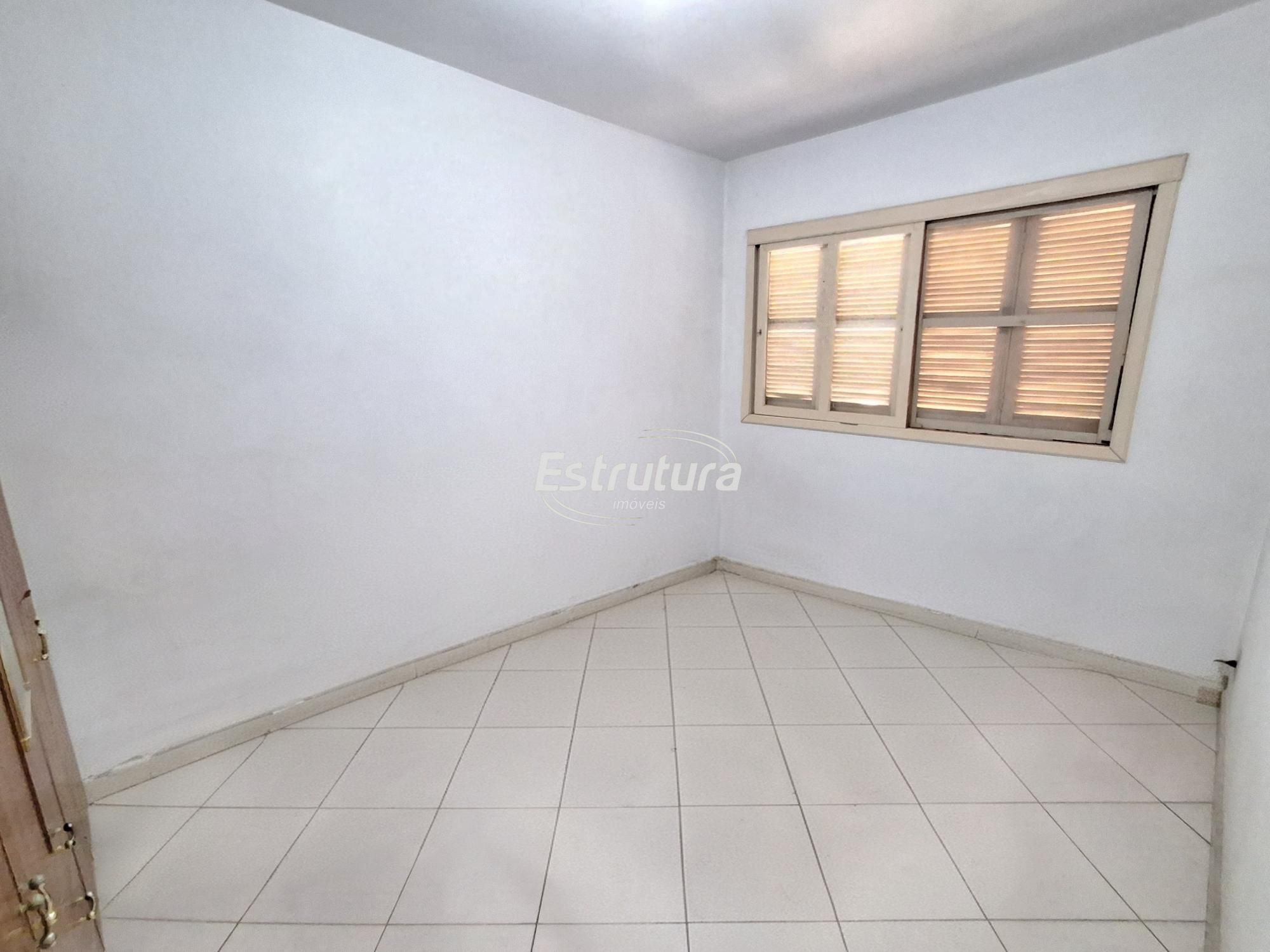 Casa de 3 dormitórios com terreno amplo na Major Duarte - foto 3