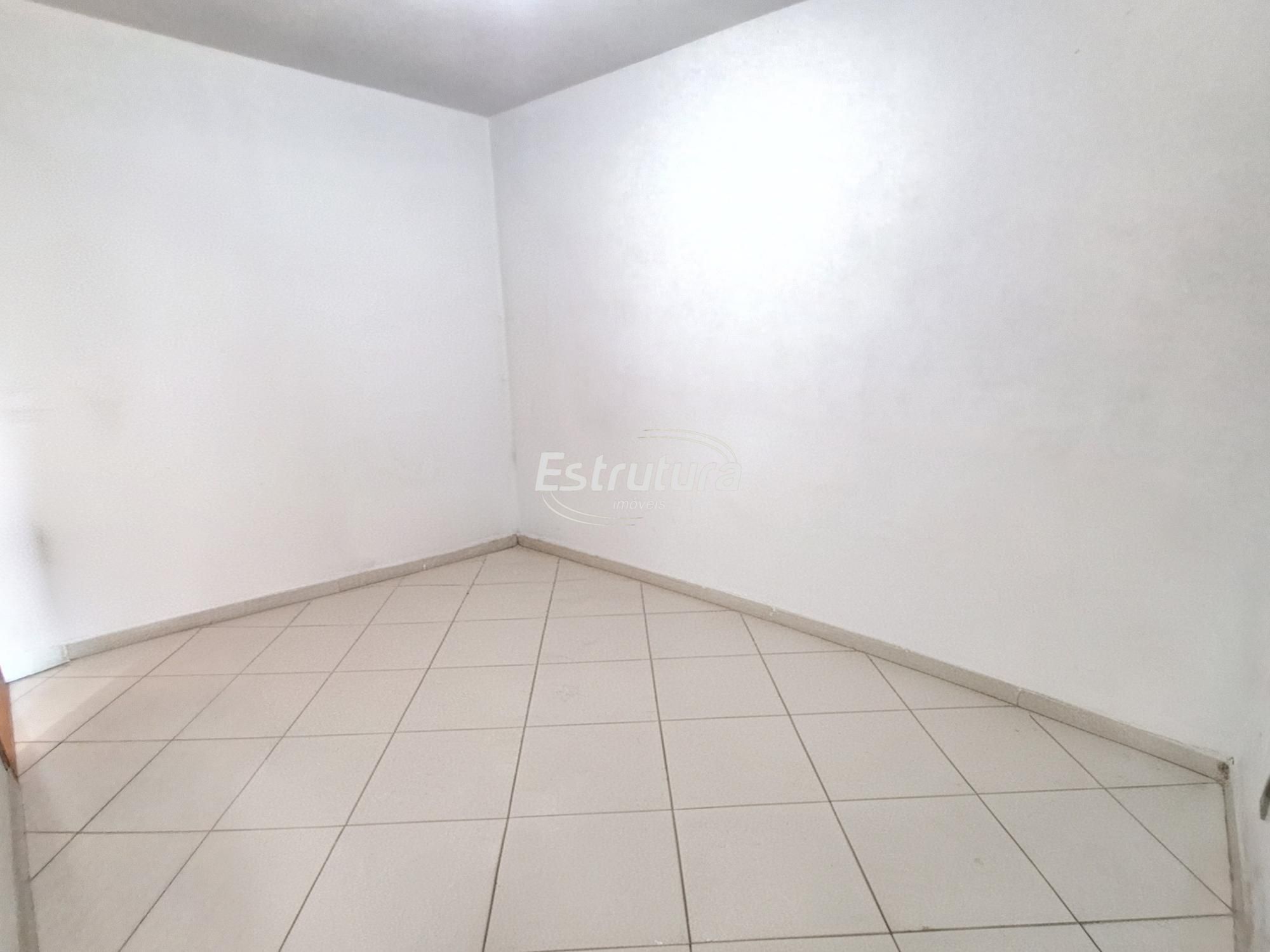 Casa de 3 dormitórios com terreno amplo na Major Duarte - foto 4