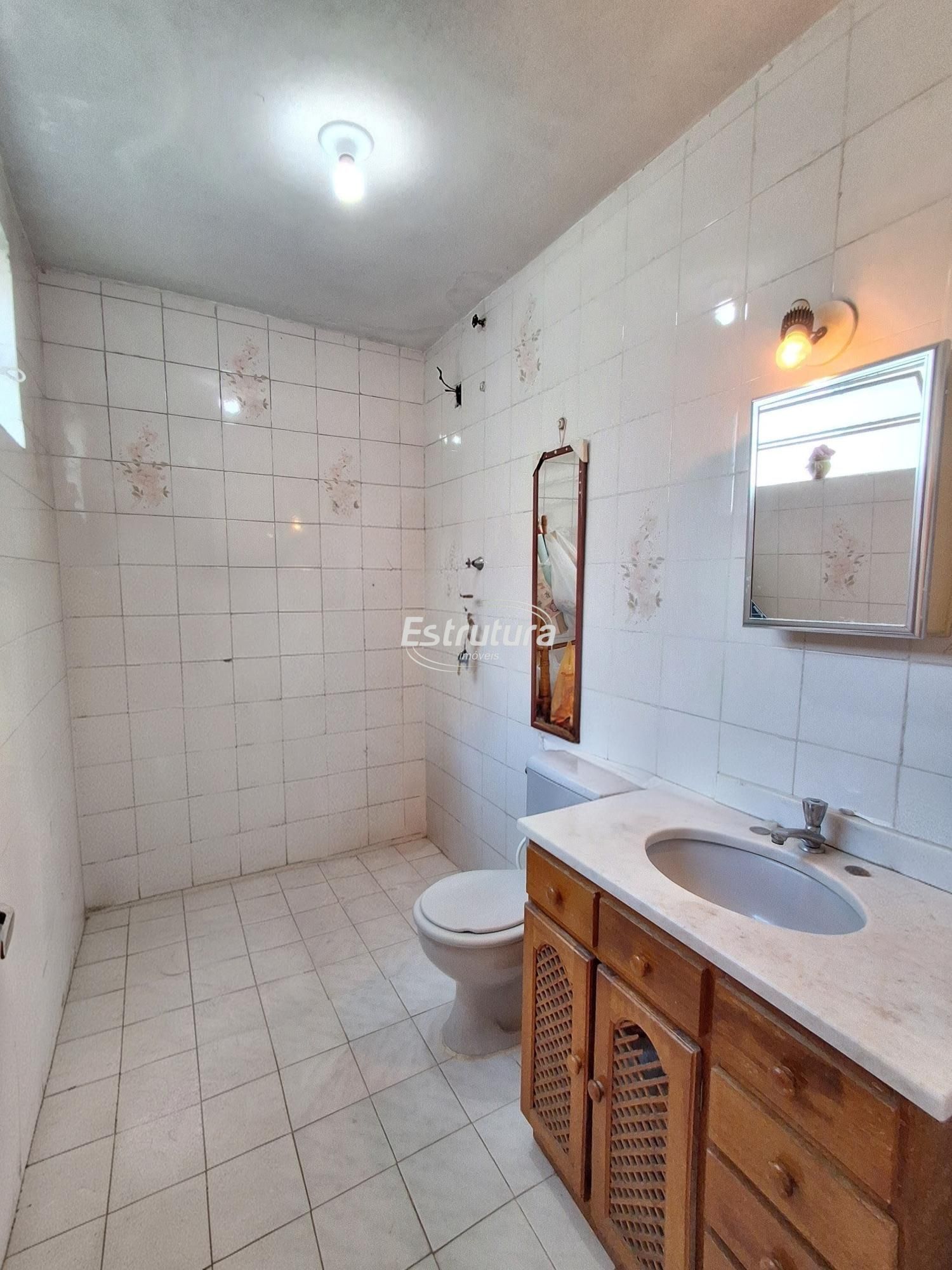 Casa de 3 dormitórios com terreno amplo na Major Duarte - foto 7