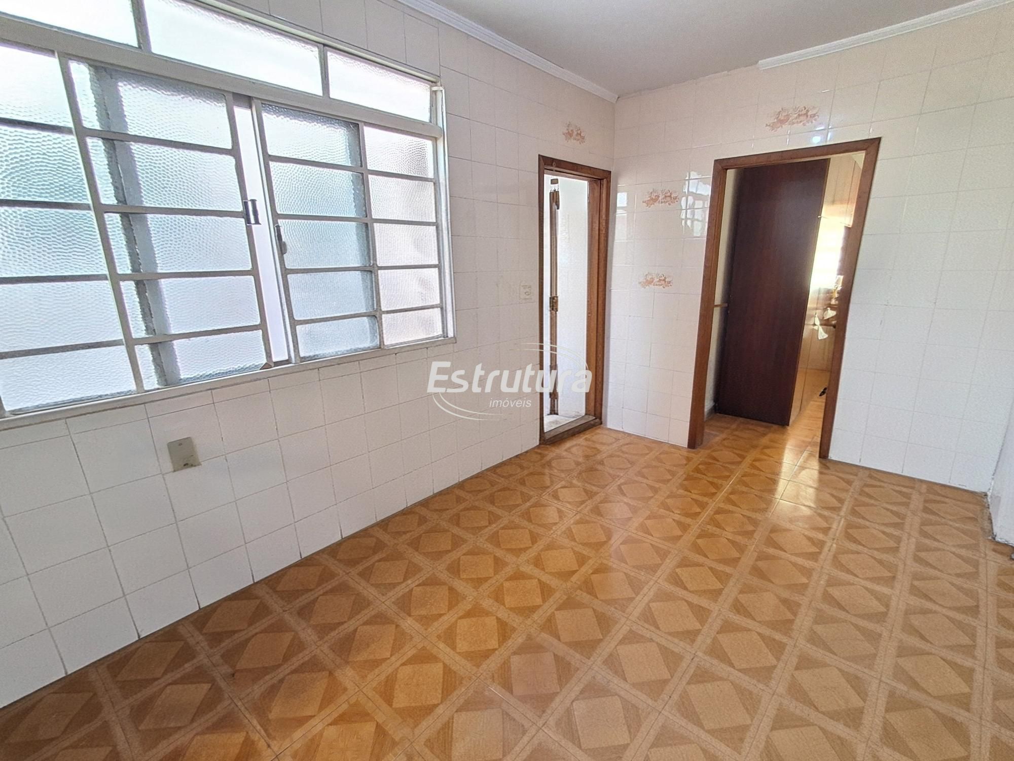 Casa de 3 dormitórios com terreno amplo na Major Duarte - foto 8