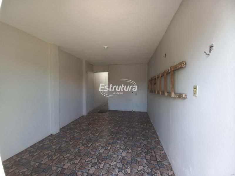 Linda casa na tancredo neves com dois dormitórios sendo um s