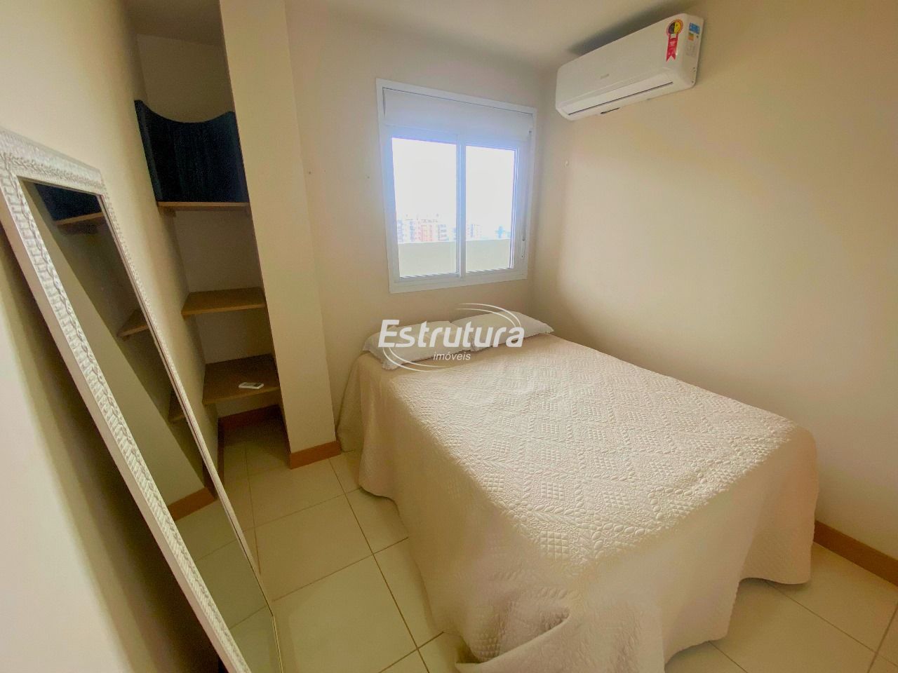 Apartamento totalmente mobiliado no centro de Santa Maria.