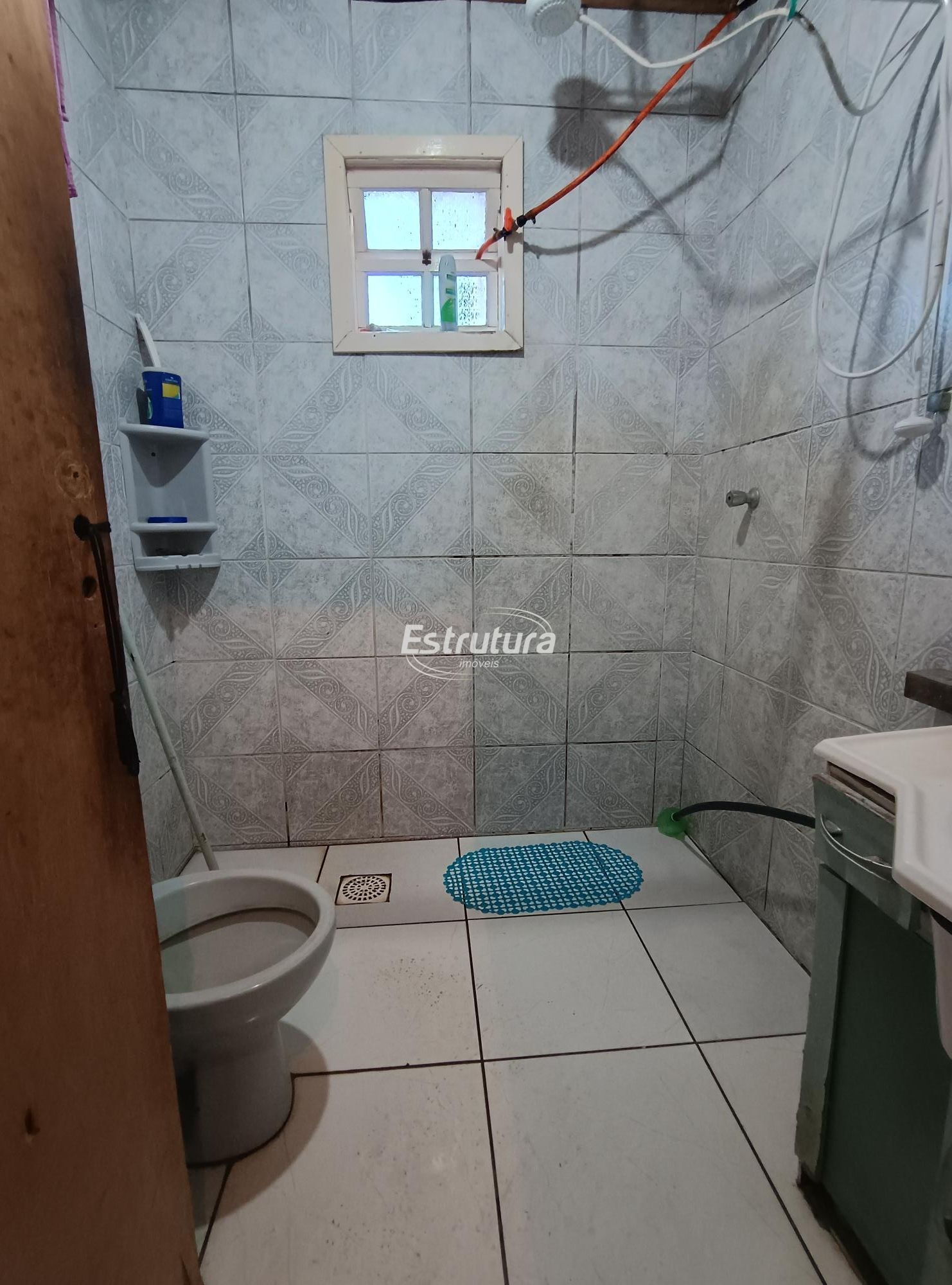 Chalé com dois dormitórios e Terreno Grande Ideal para construir condomínio Regi