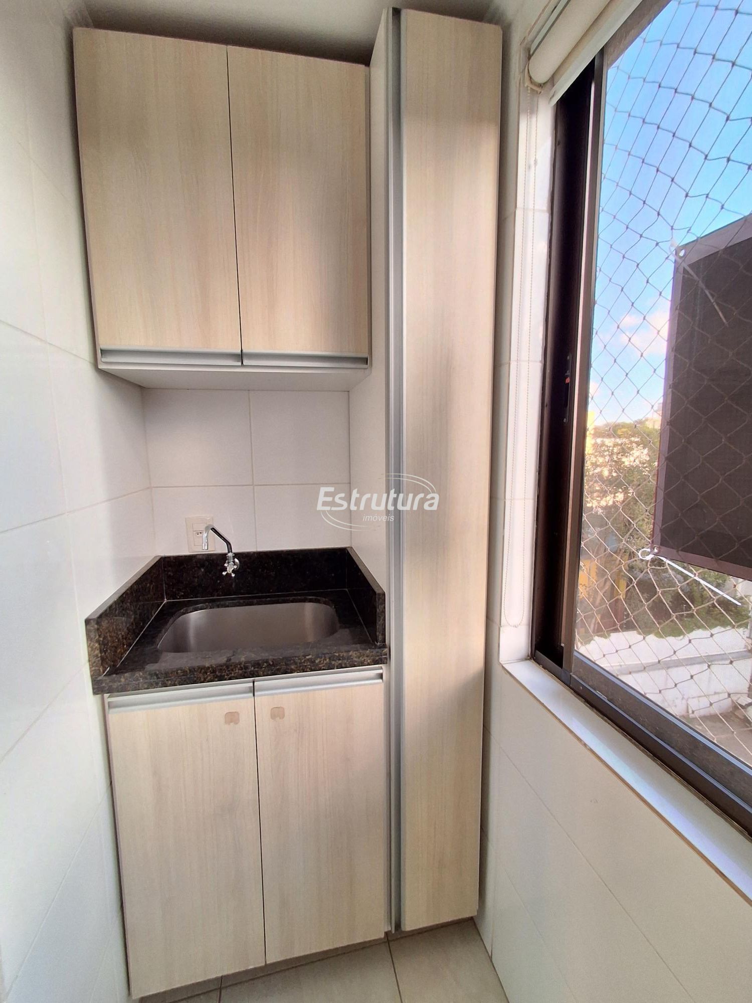 Apartamento mobiliado de 2 dormitórios