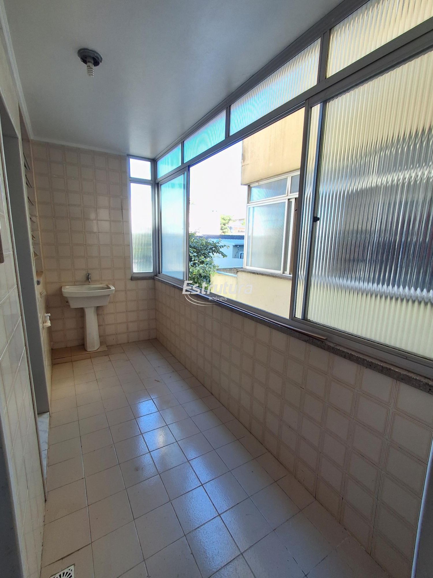 Apartamento de 2 dormitórios próximo ao Clube Dores