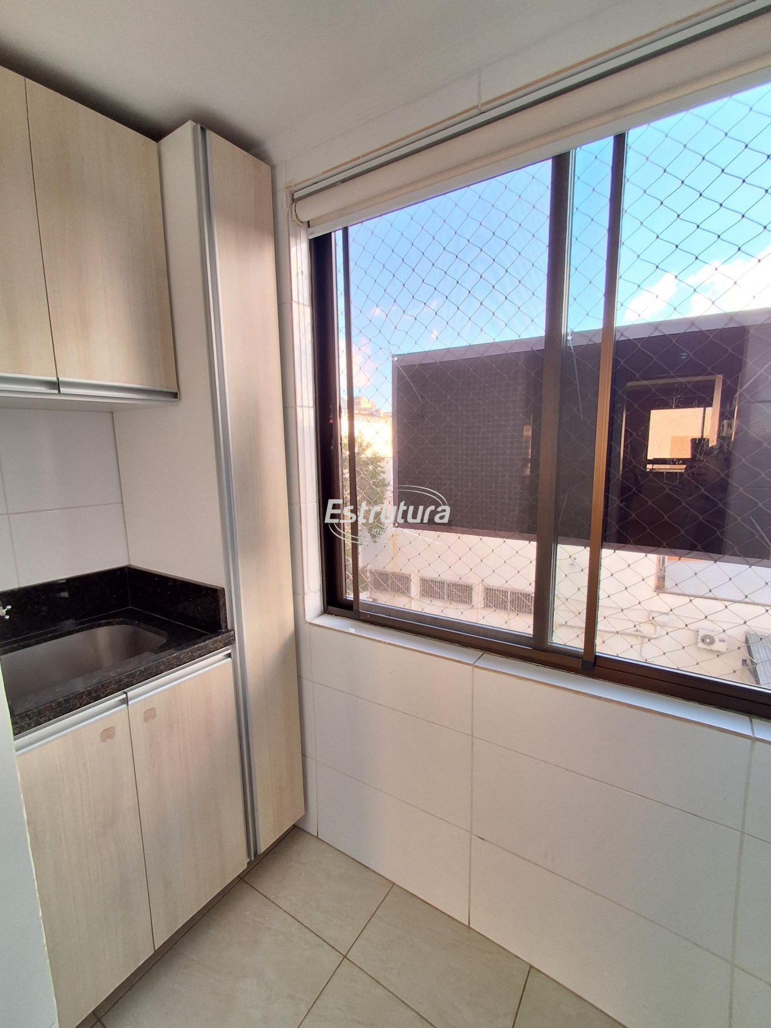 Apartamento mobiliado de 2 dormitórios