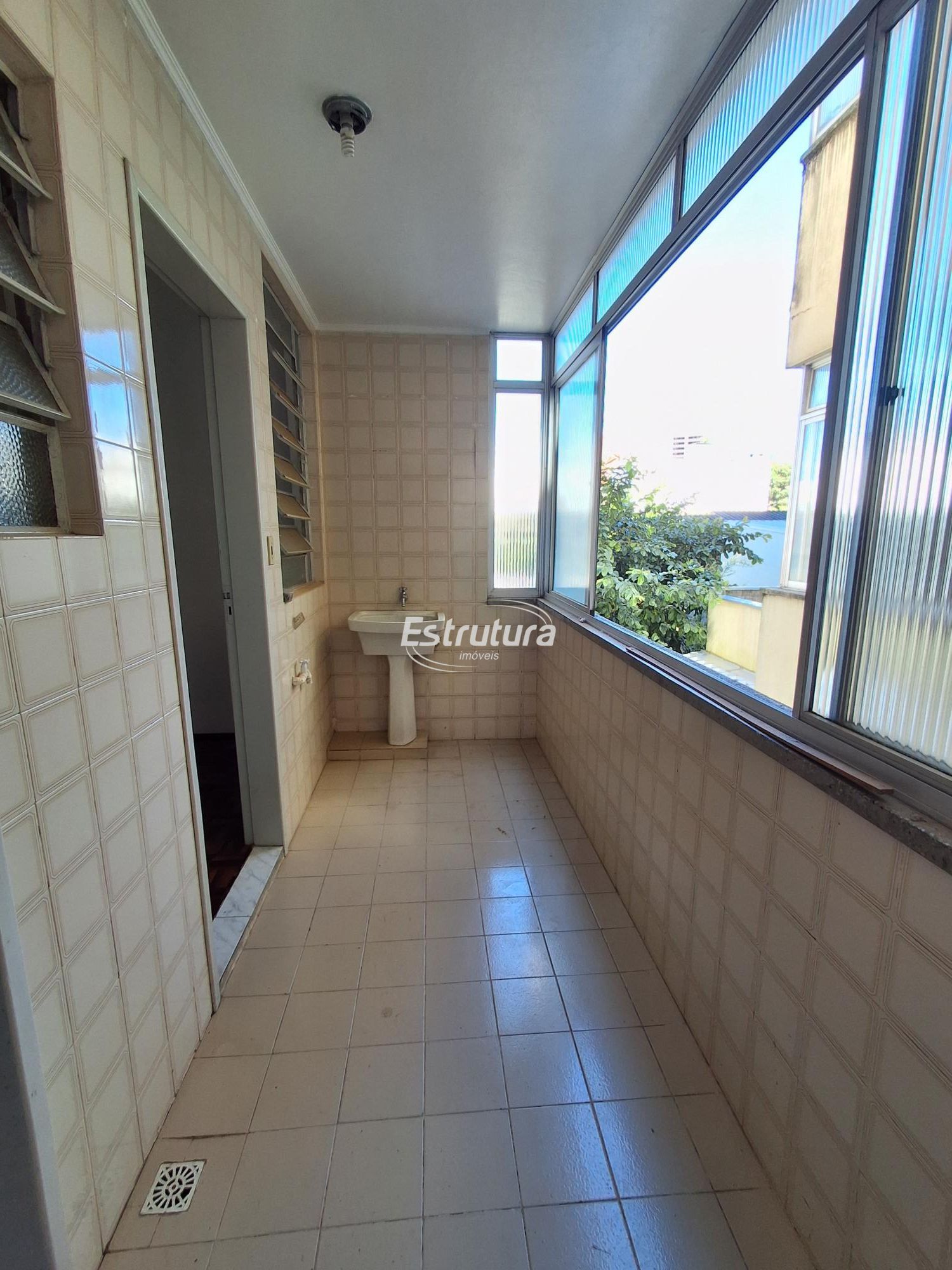Apartamento de 2 dormitórios próximo ao Clube Dores