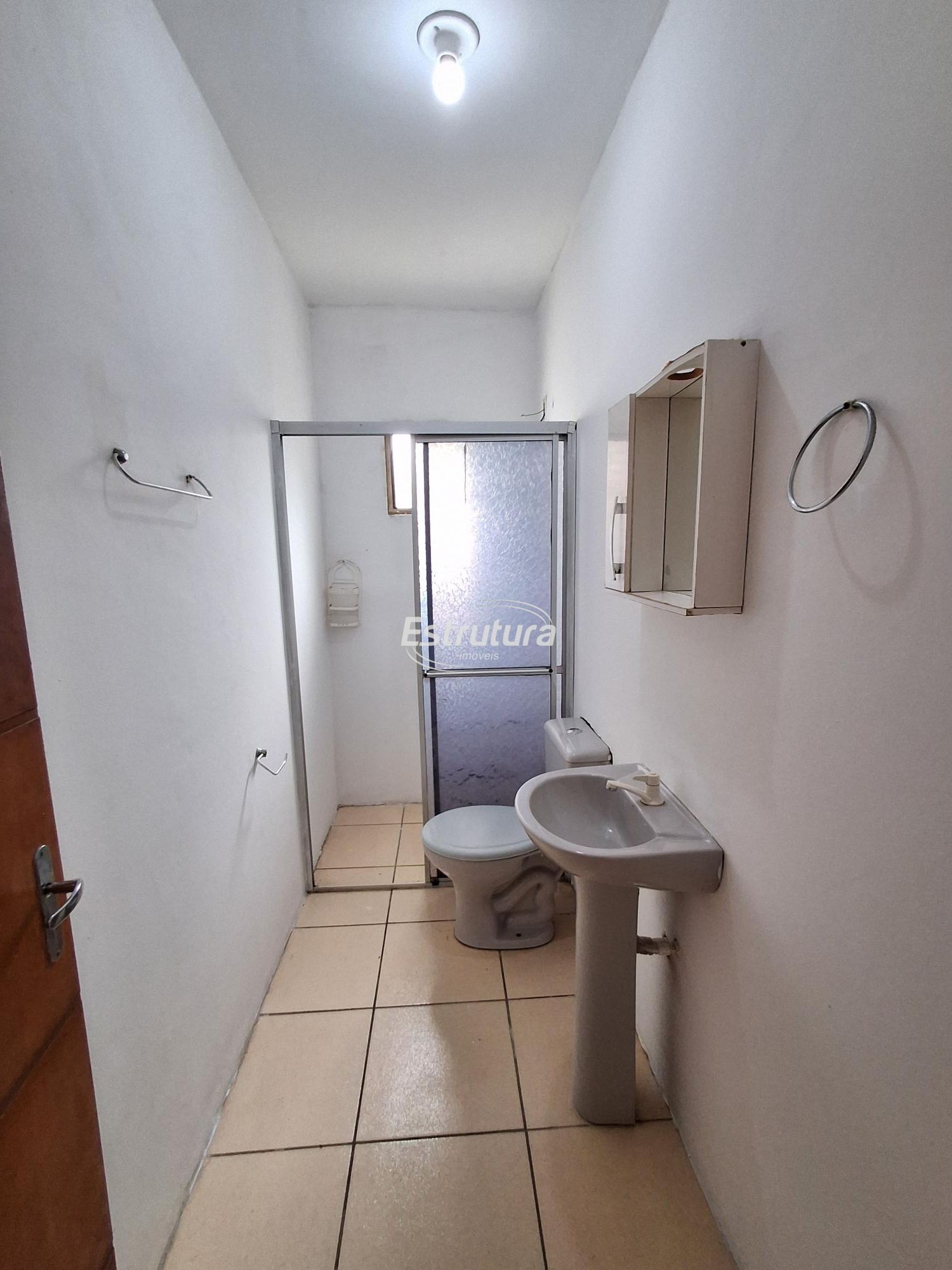 Casa com pátio no bairro urlandia