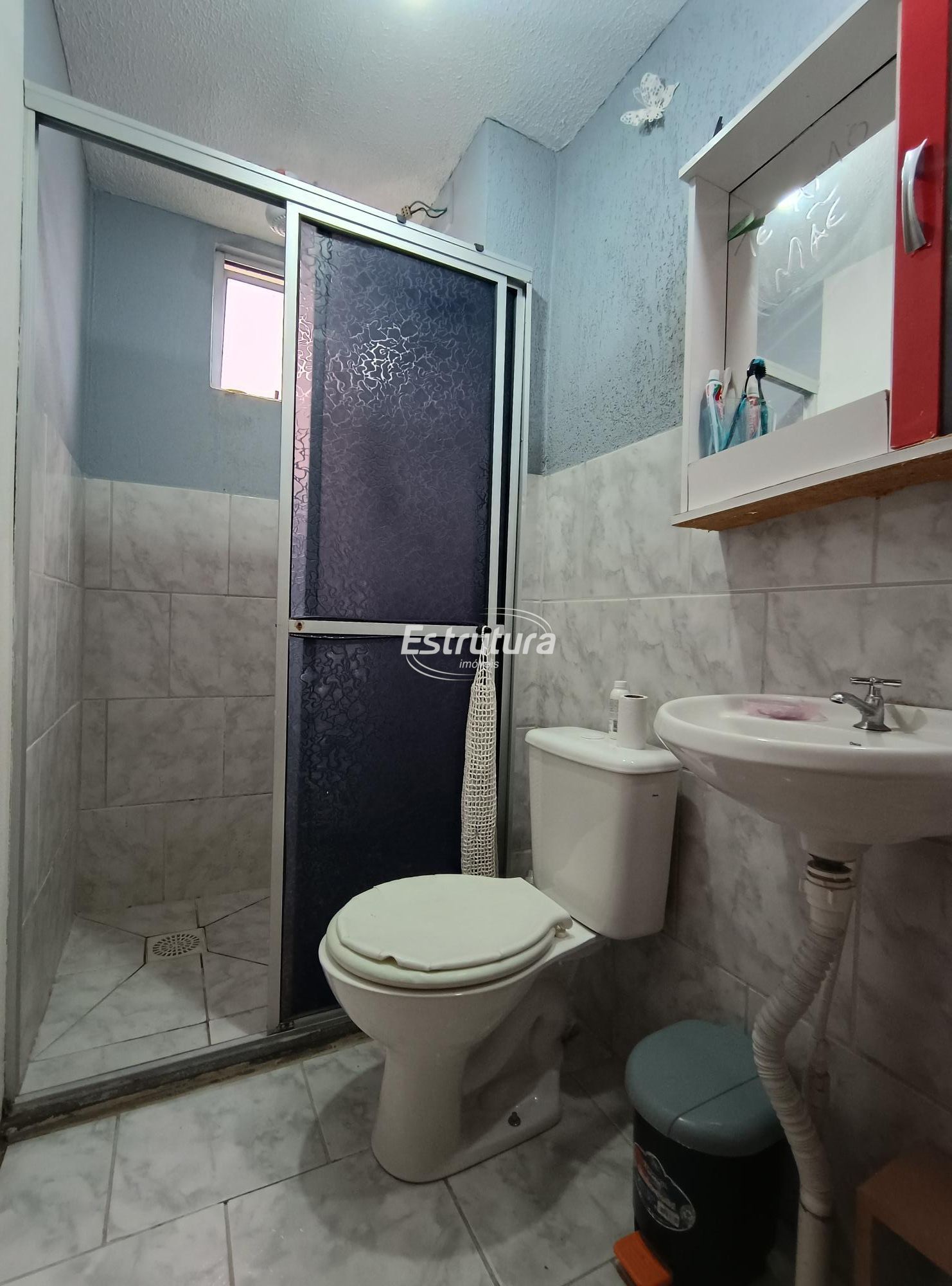 Apartamento a venda com dois dormitórios em condomínio fecha