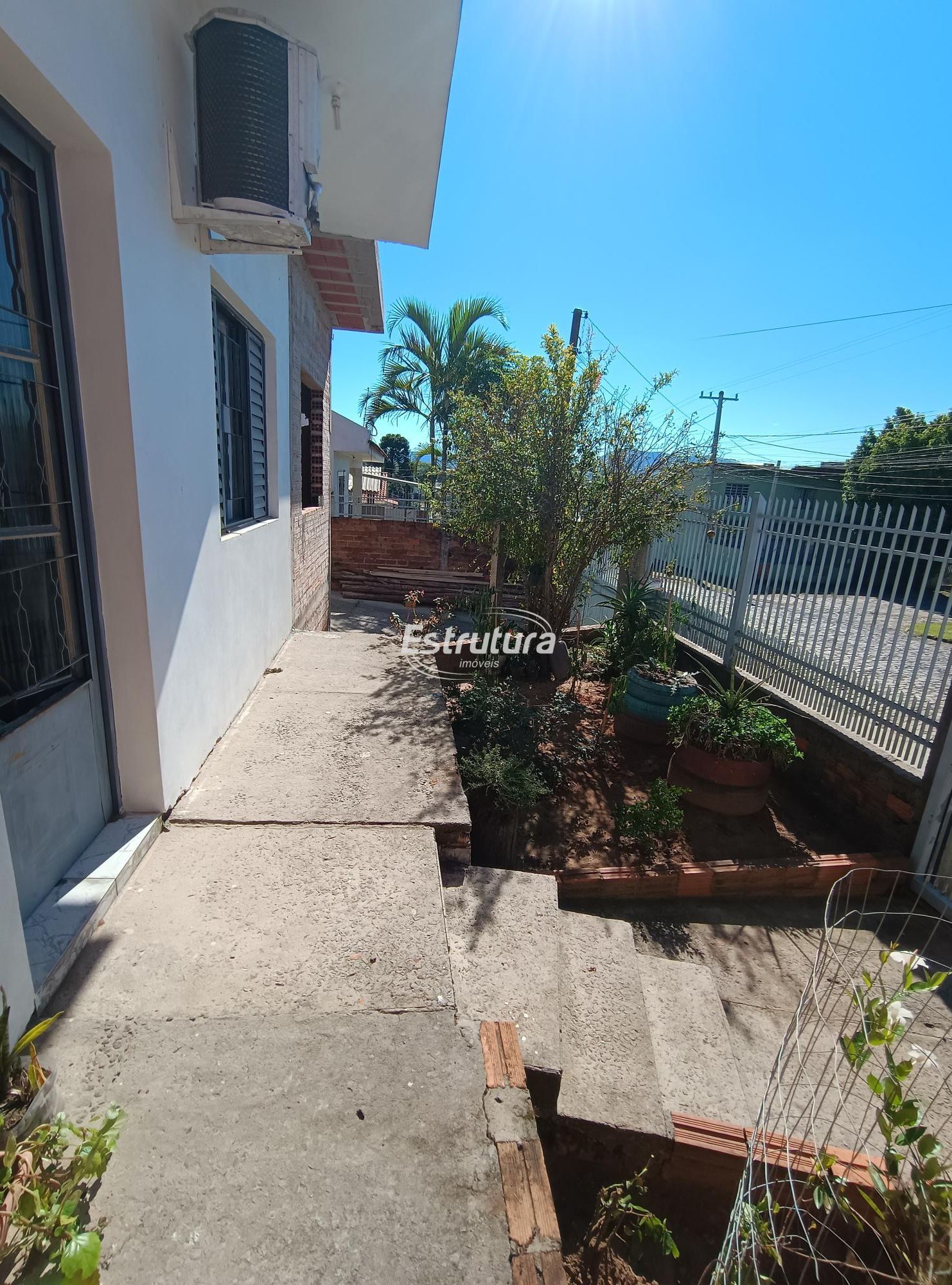 Casa no Residencial Lopes com Três Dormitórios com Excelente Localização Exclusi