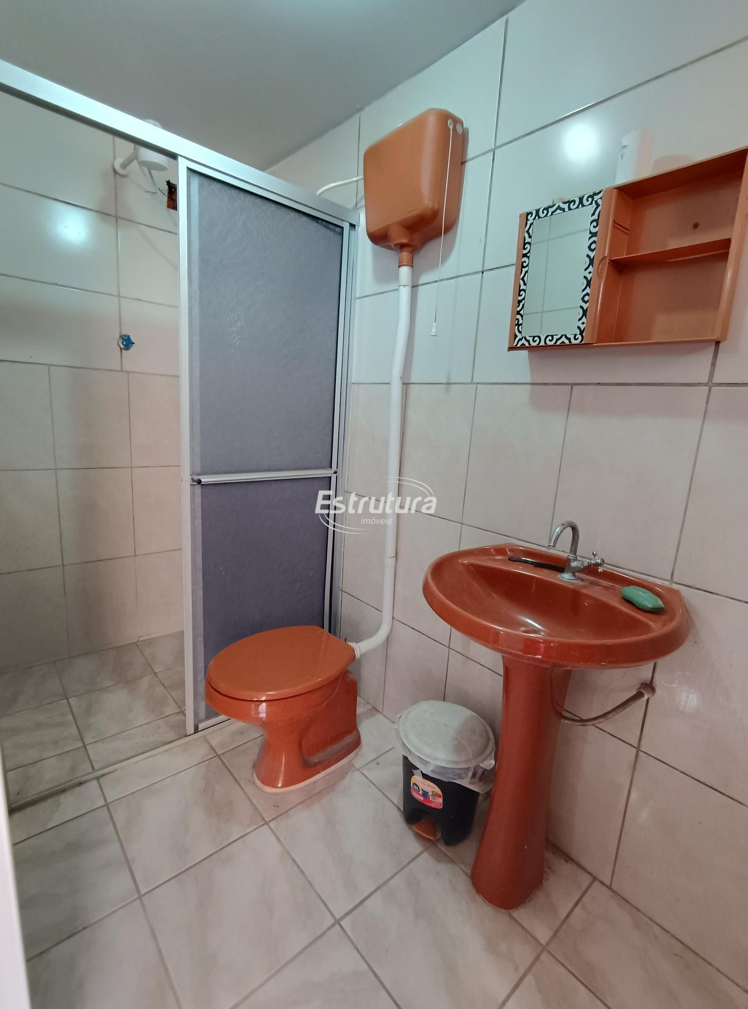 Belíssima casa toda reformada na Tancredo Neves com 4 dormitórios