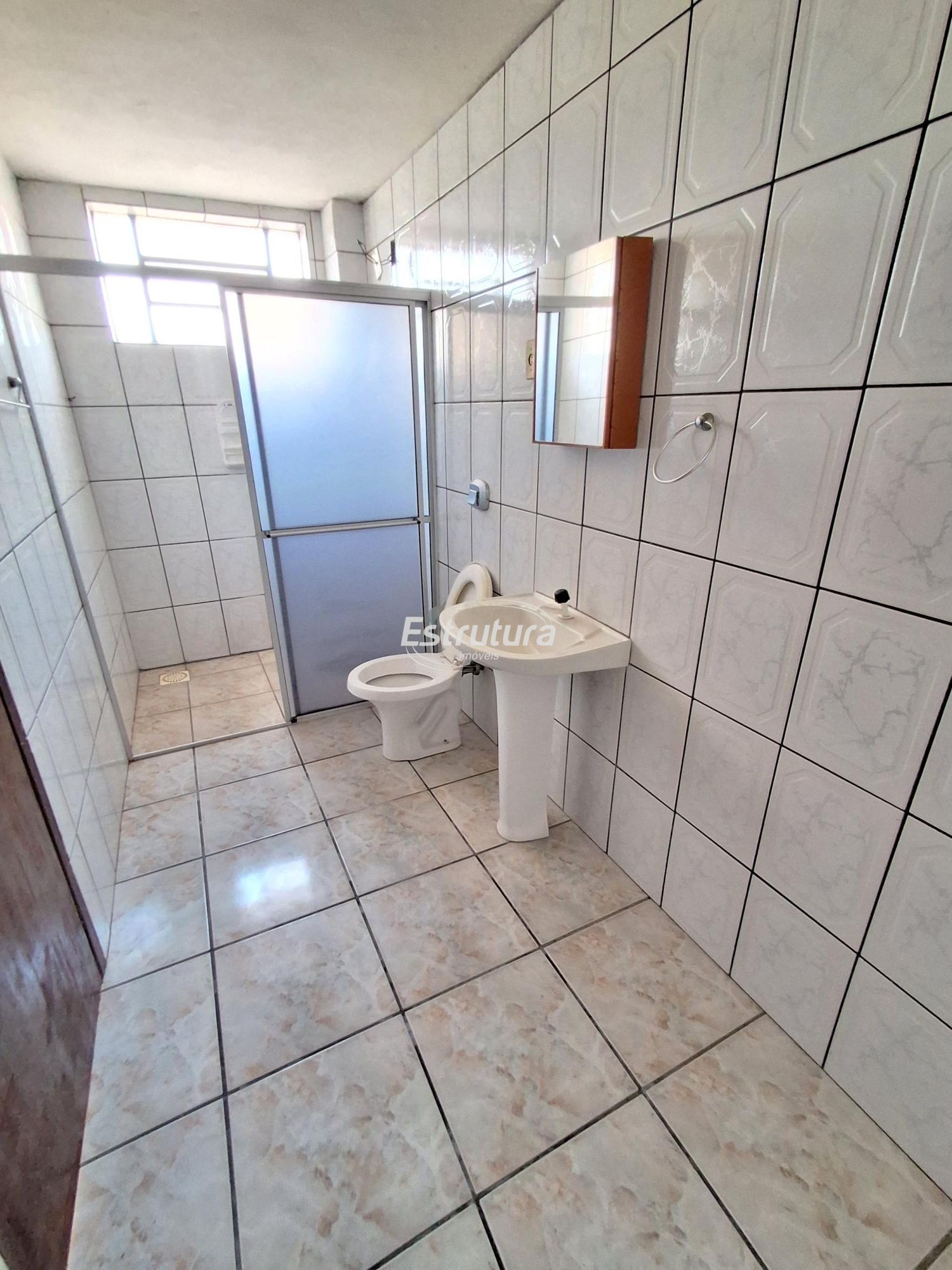 Apartamento Espaçoso: 3 Dormitórios e Suíte em Bairro Central