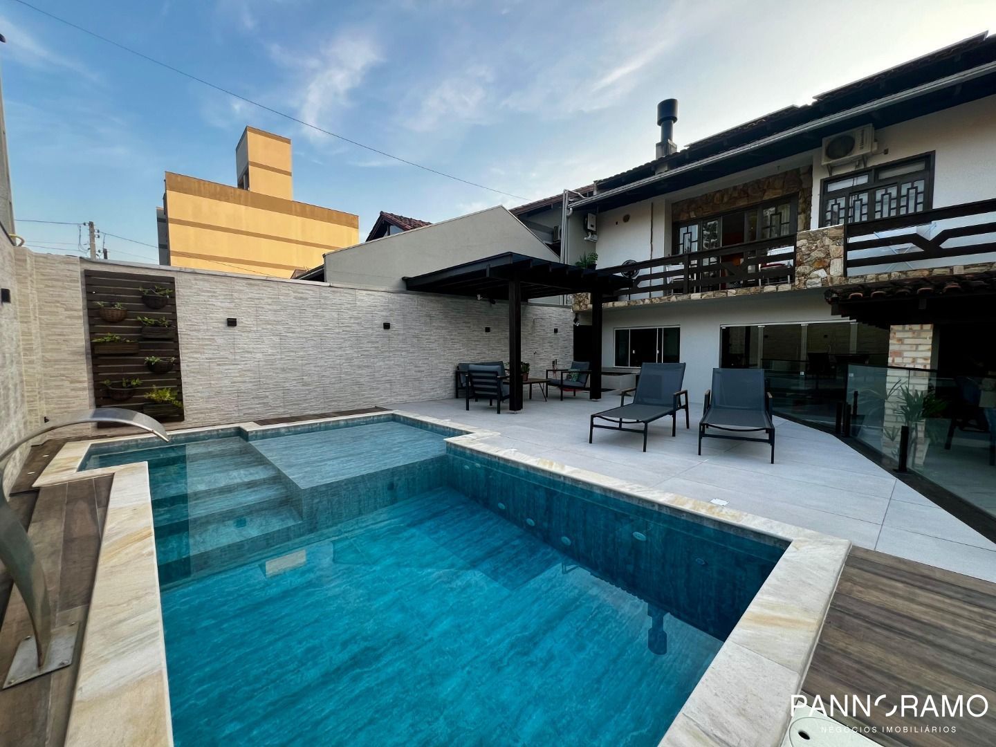 Casa, 3 quartos, 300 m² - Foto 1