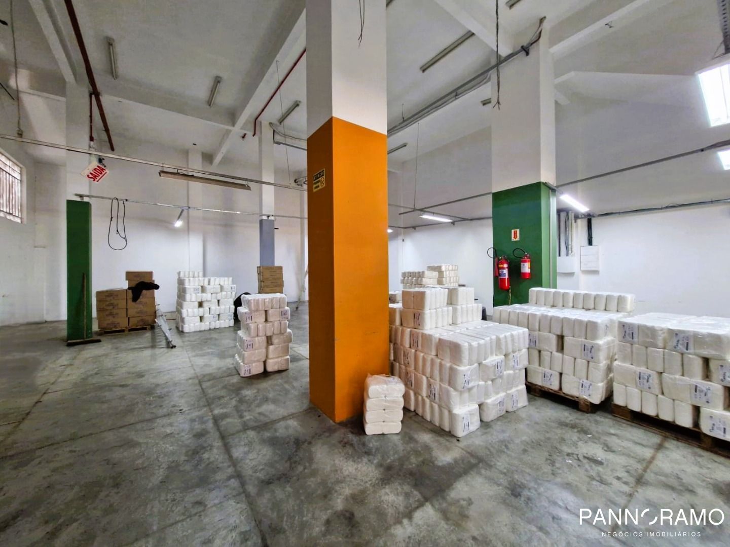 Depósito-Galpão, 275 m² - Foto 1