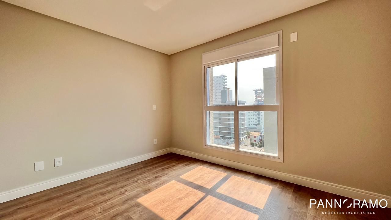 Apartamento, 3 quartos, 137 m² - Foto 2