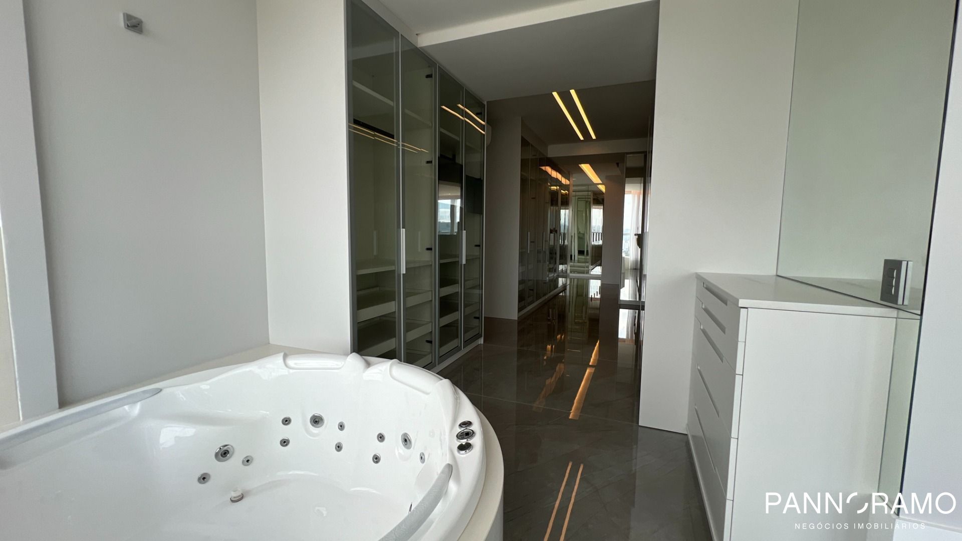 Cobertura, 3 quartos, 318 m² - Foto 3