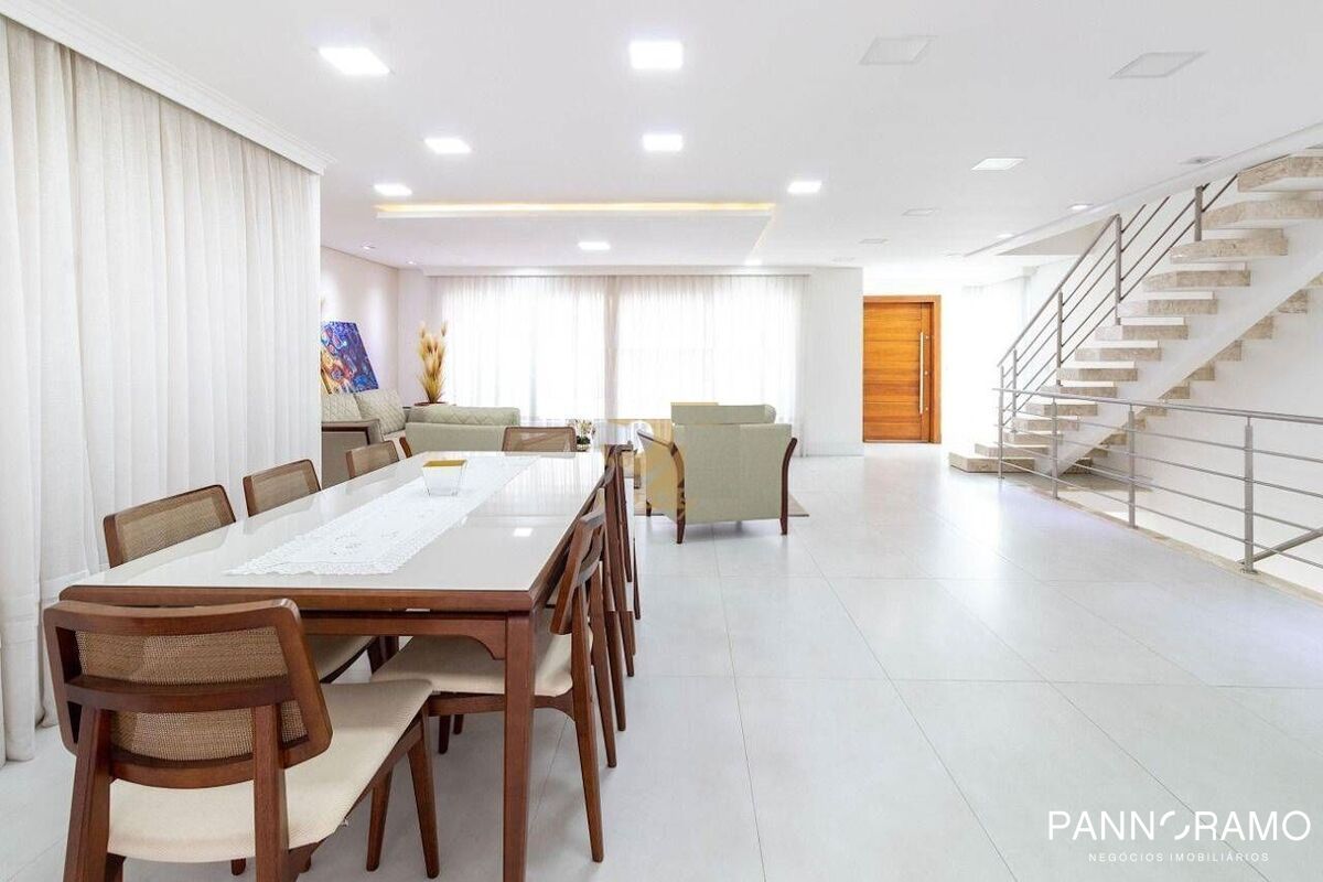 Casa, 3 quartos, 346 m² - Foto 1