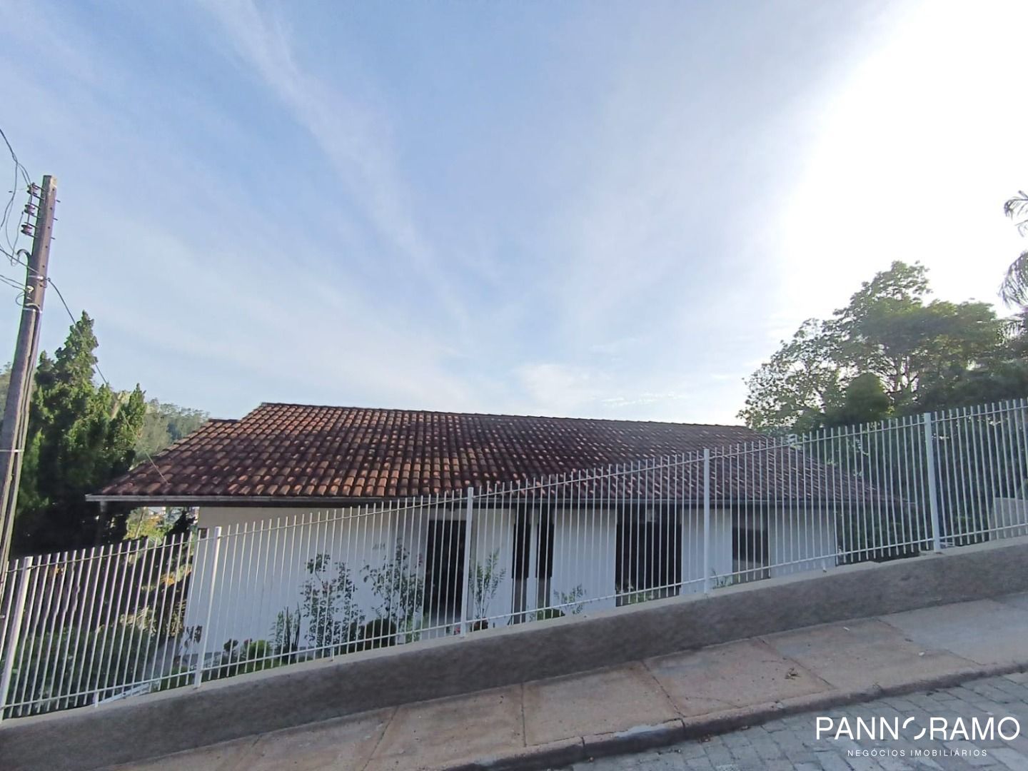 Casa, 4 quartos, 210 m² - Foto 1
