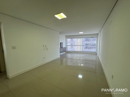 Apartamento, 3 quartos, 131 m² - Foto 2