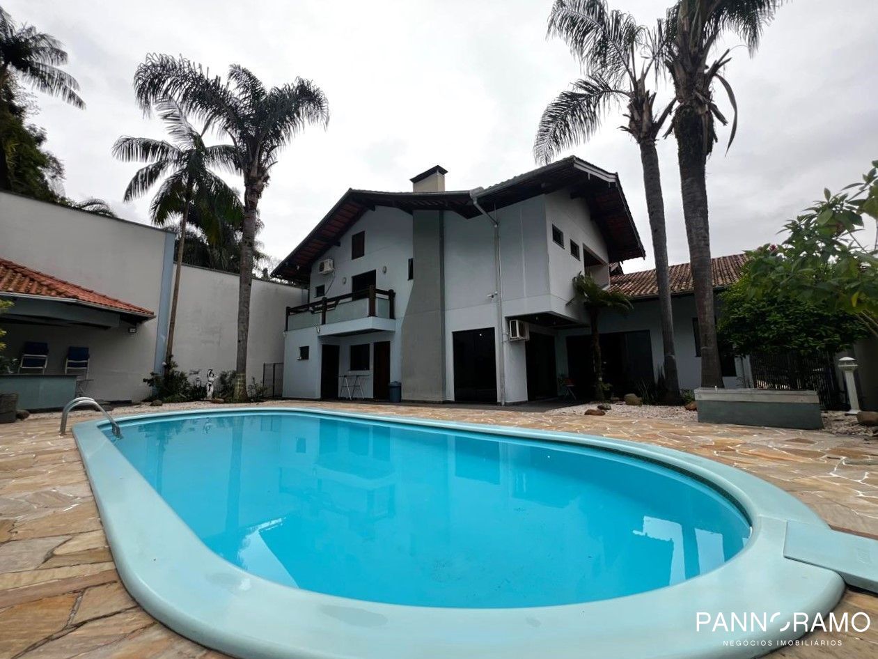 Casa, 4 quartos, 431 m² - Foto 1