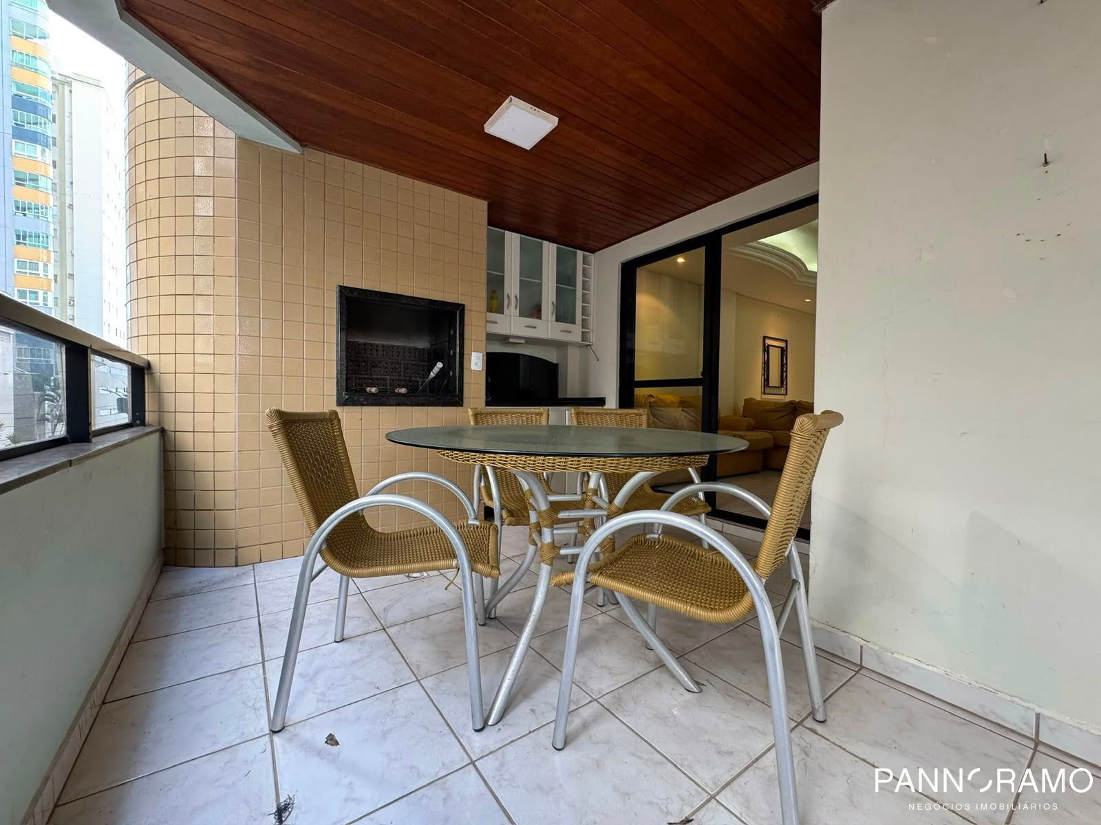 Apartamento, 3 quartos, 220 m² - Foto 1