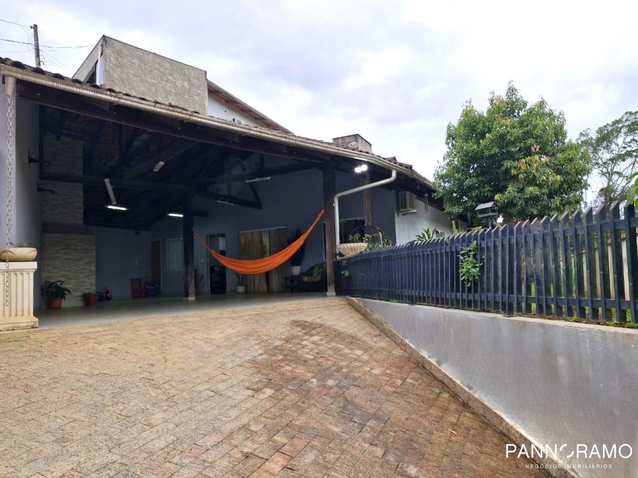 Casa, 4 quartos, 180 m² - Foto 2