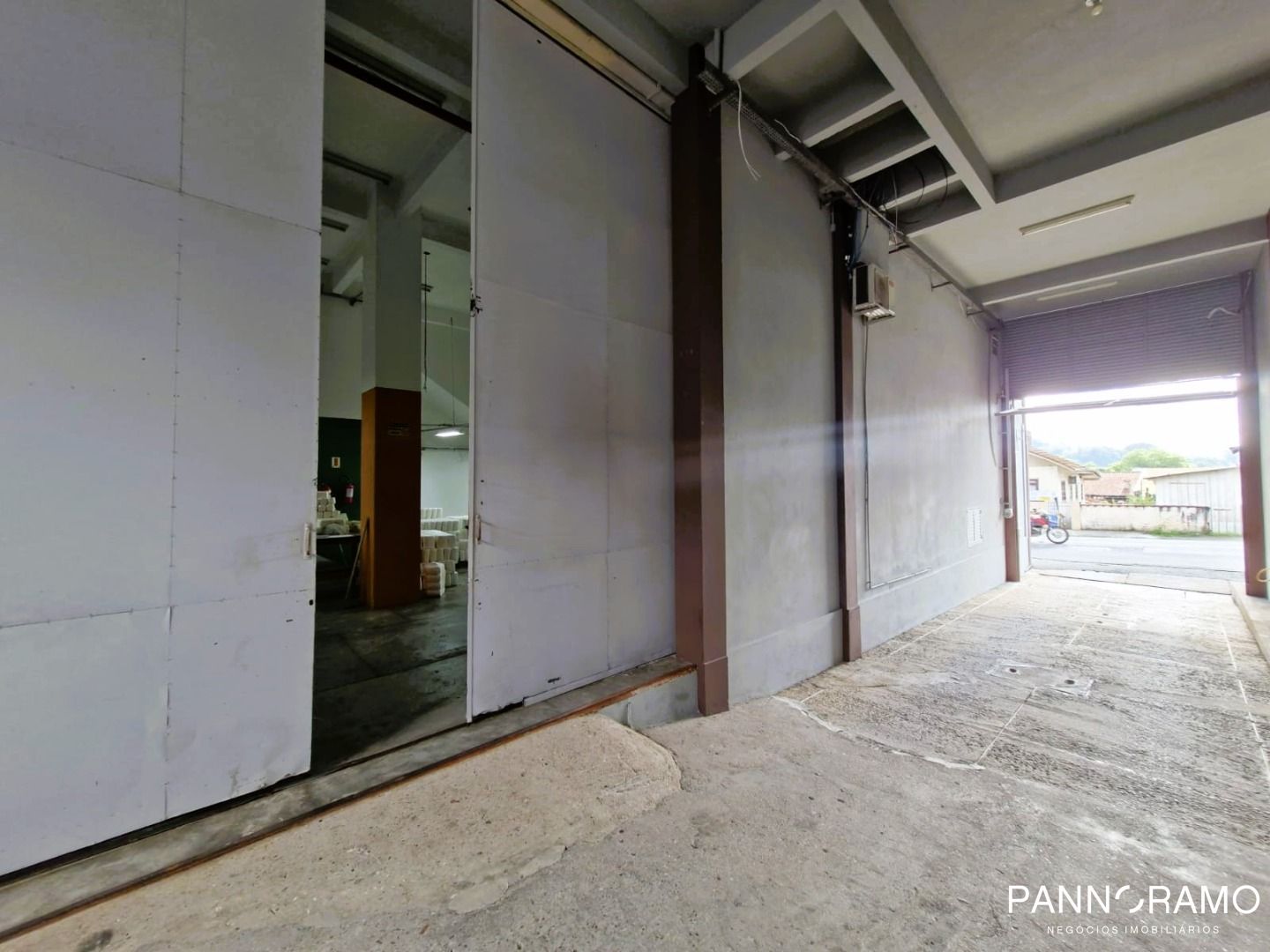 Depósito-Galpão, 275 m² - Foto 2