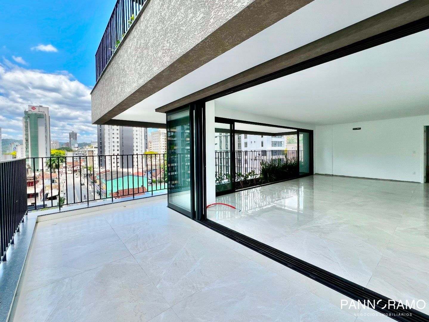 Apartamento, 3 quartos, 186 m² - Foto 1