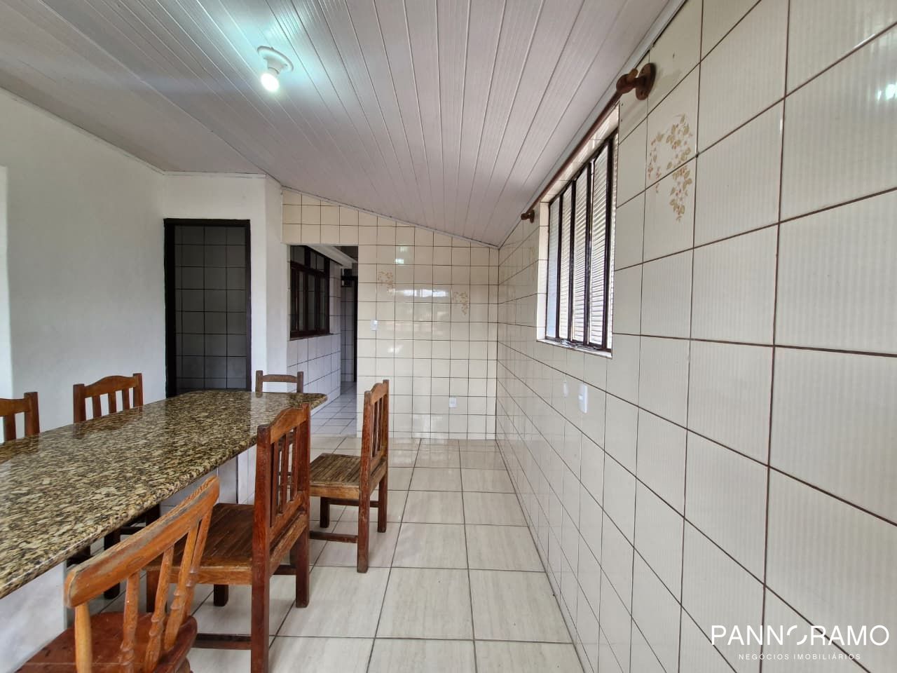 Casa, 5 quartos, 195 m² - Foto 2
