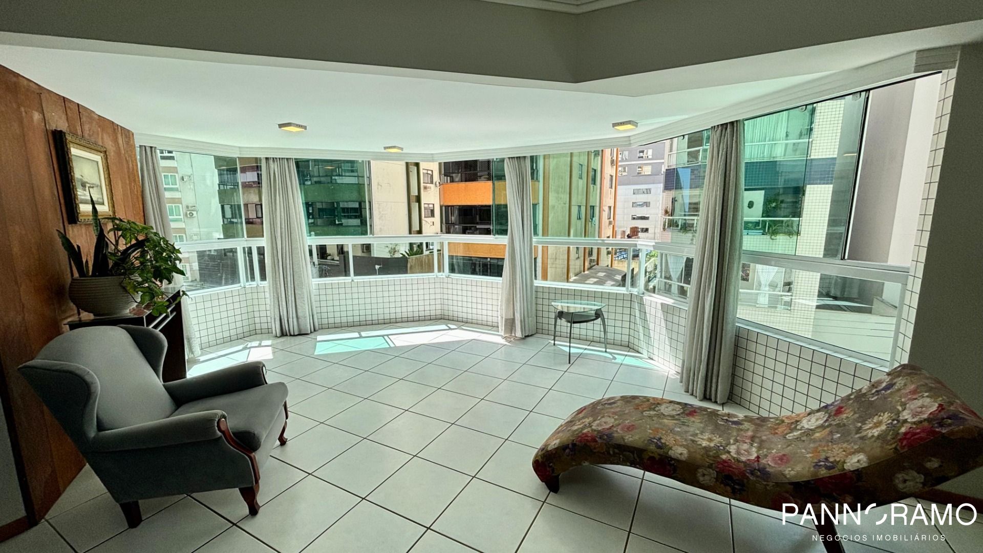 Apartamento, 3 quartos, 140 m² - Foto 2