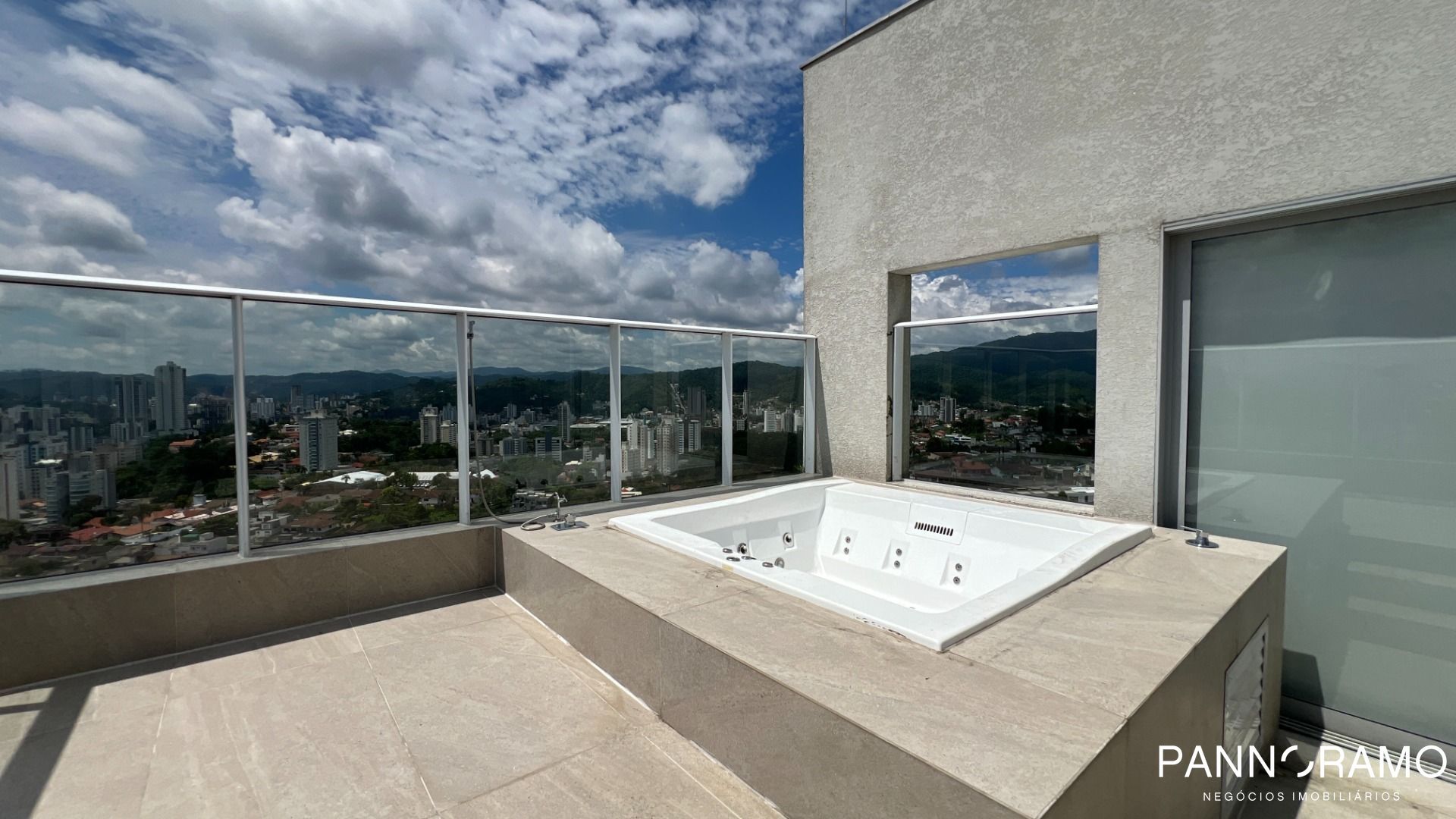 Cobertura, 3 quartos, 318 m² - Foto 1
