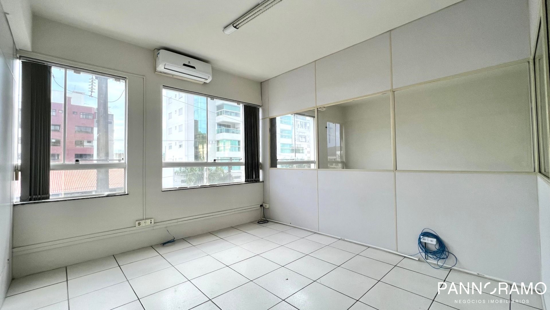 Depósito-Galpão, 750 m² - Foto 2