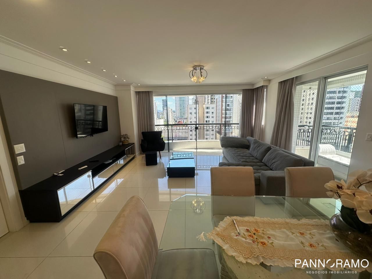 Apartamento, 3 quartos, 152 m² - Foto 1