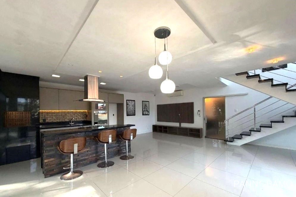 Casa, 3 quartos, 288 m² - Foto 1