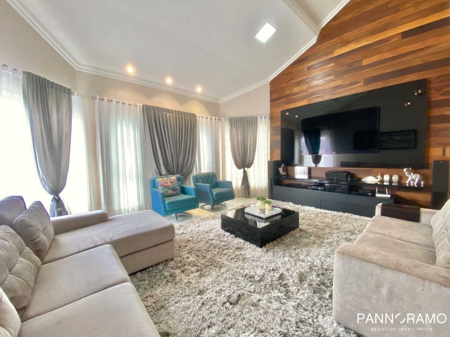 Casa, 3 quartos, 270 m² - Foto 1