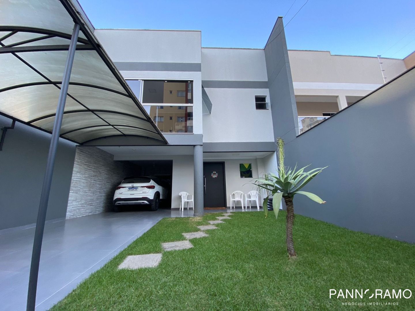 Casa, 4 quartos, 257 m² - Foto 1