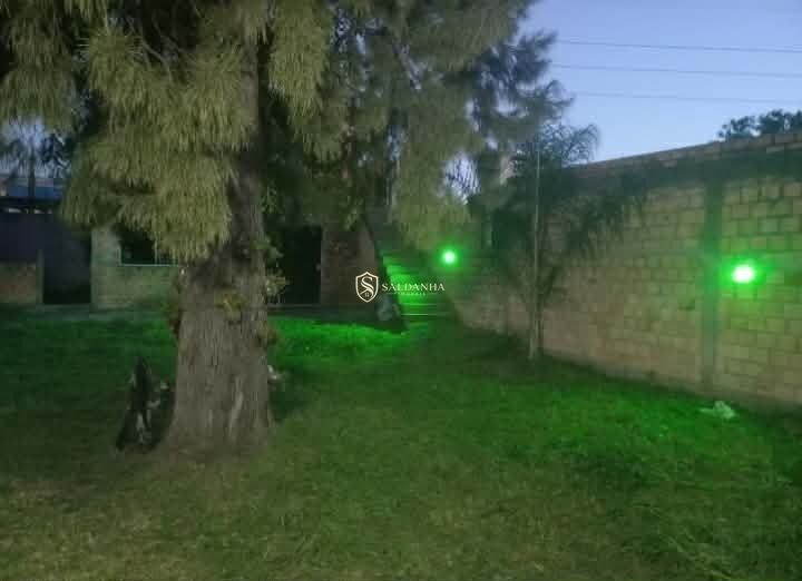 Casa com salão comercial e terreno de 432 m² no bairro media