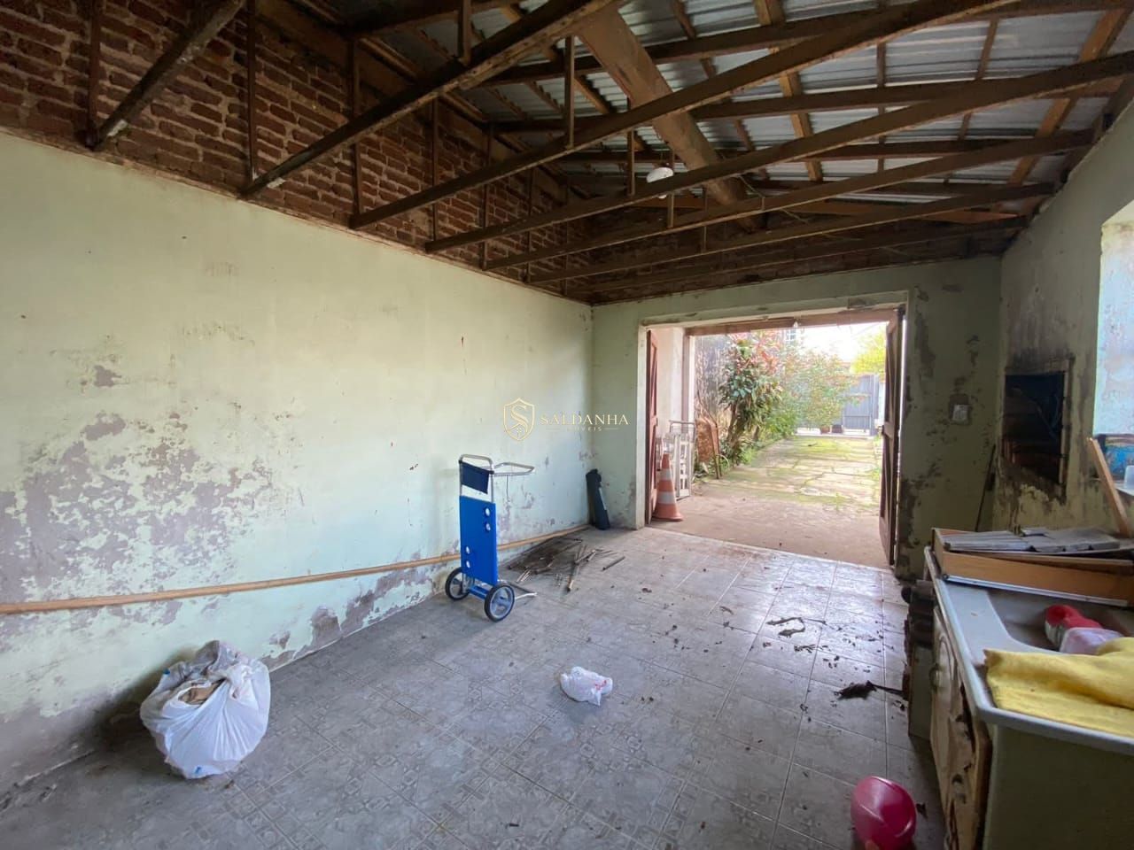 Casa ampla com 4 dormitórios e terreno de 513 m² no Centro